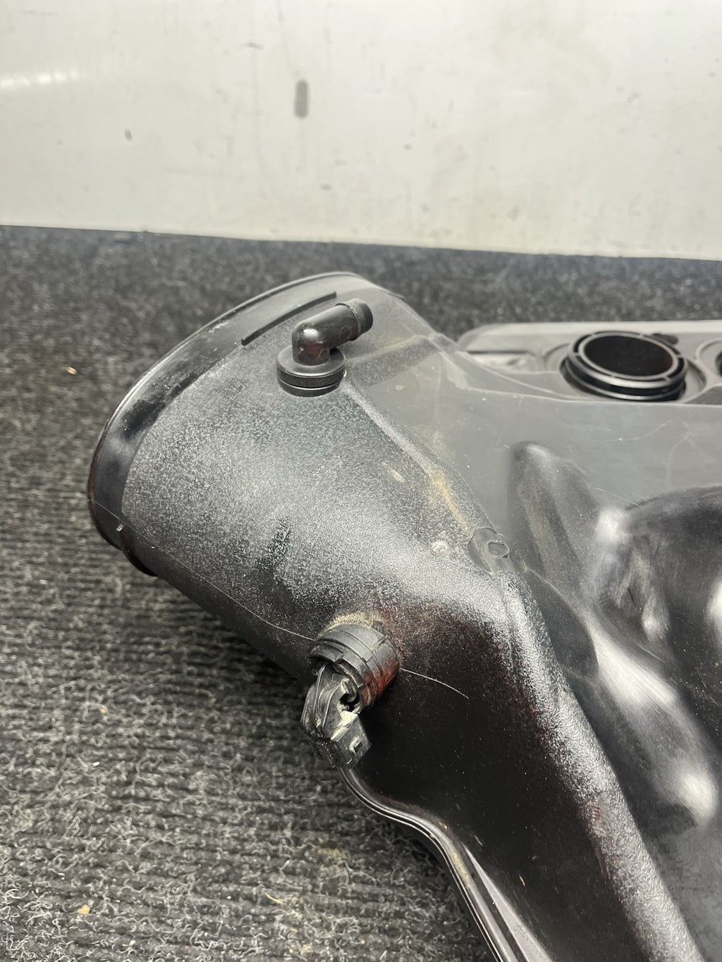 ☑️ 08-13 OEM BMW M3 E90 E92 E93 Air Intake Manifold Engine Cover Plenum S65 V8