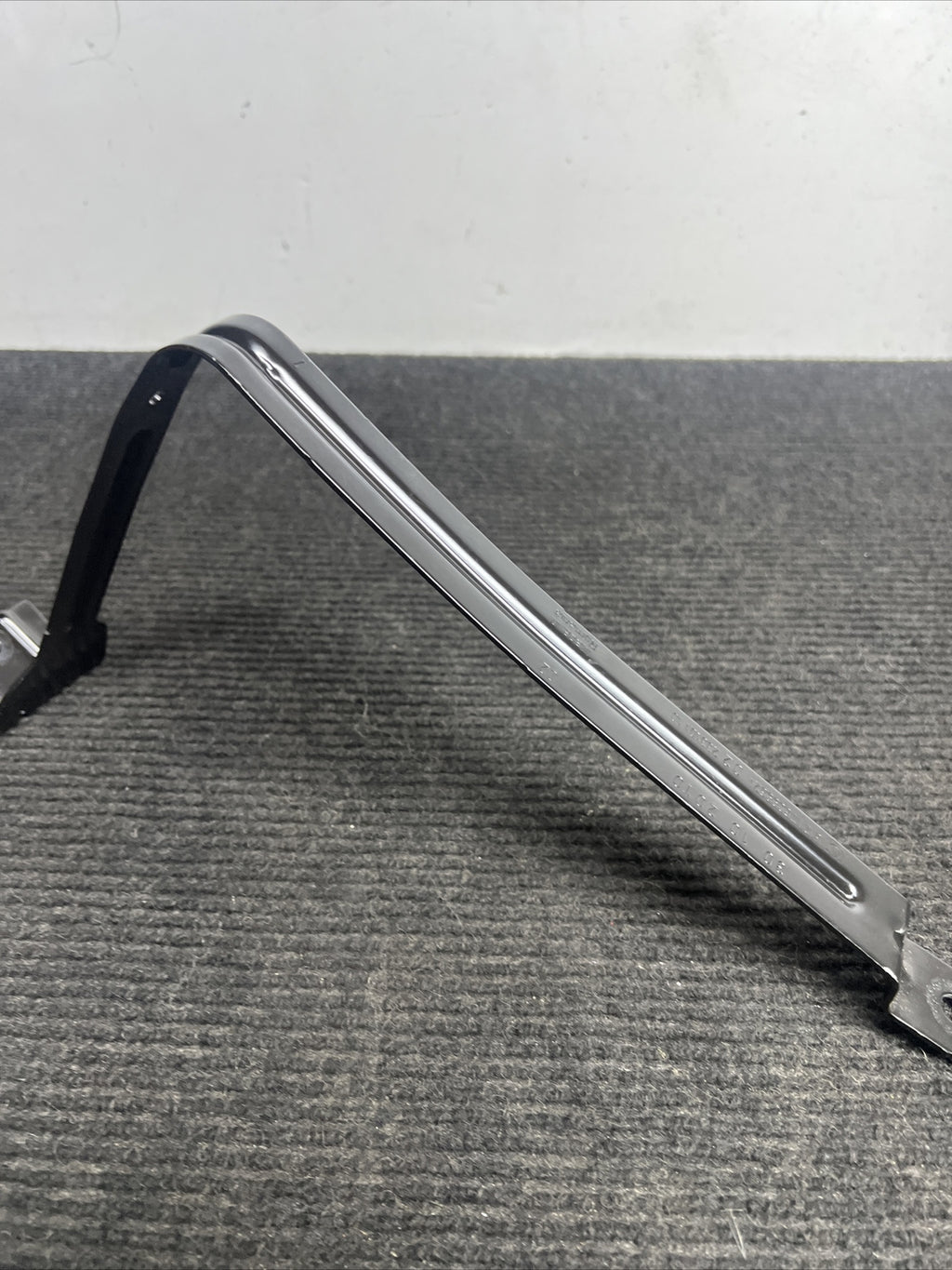 ☑️ 2011-2016 BMW 535I F10 BATTERY HOLD DOWN STRAP SUPPORTHOLDER BRACKET OEM