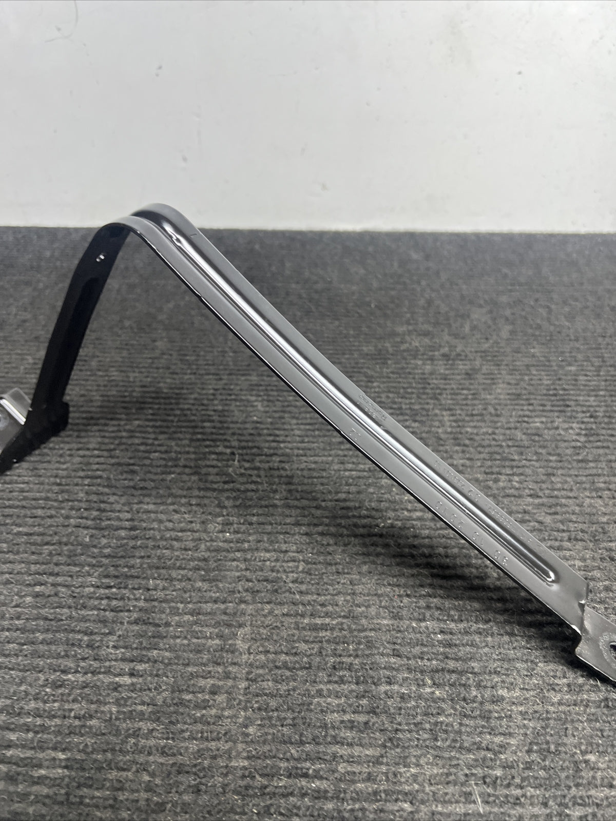 ☑️ 2011-2016 BMW 535I F10 BATTERY HOLD DOWN STRAP SUPPORTHOLDER BRACKET OEM