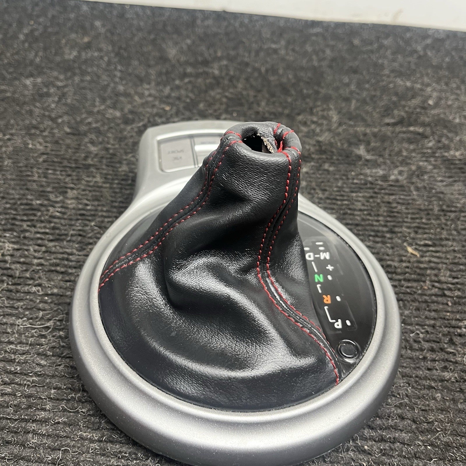 ☑️ 13-20 TOYOTA 86 BRZ FRS AUTOMATIC SHIFTER TRIM LEATHER BOOT RED STITCHING OEM