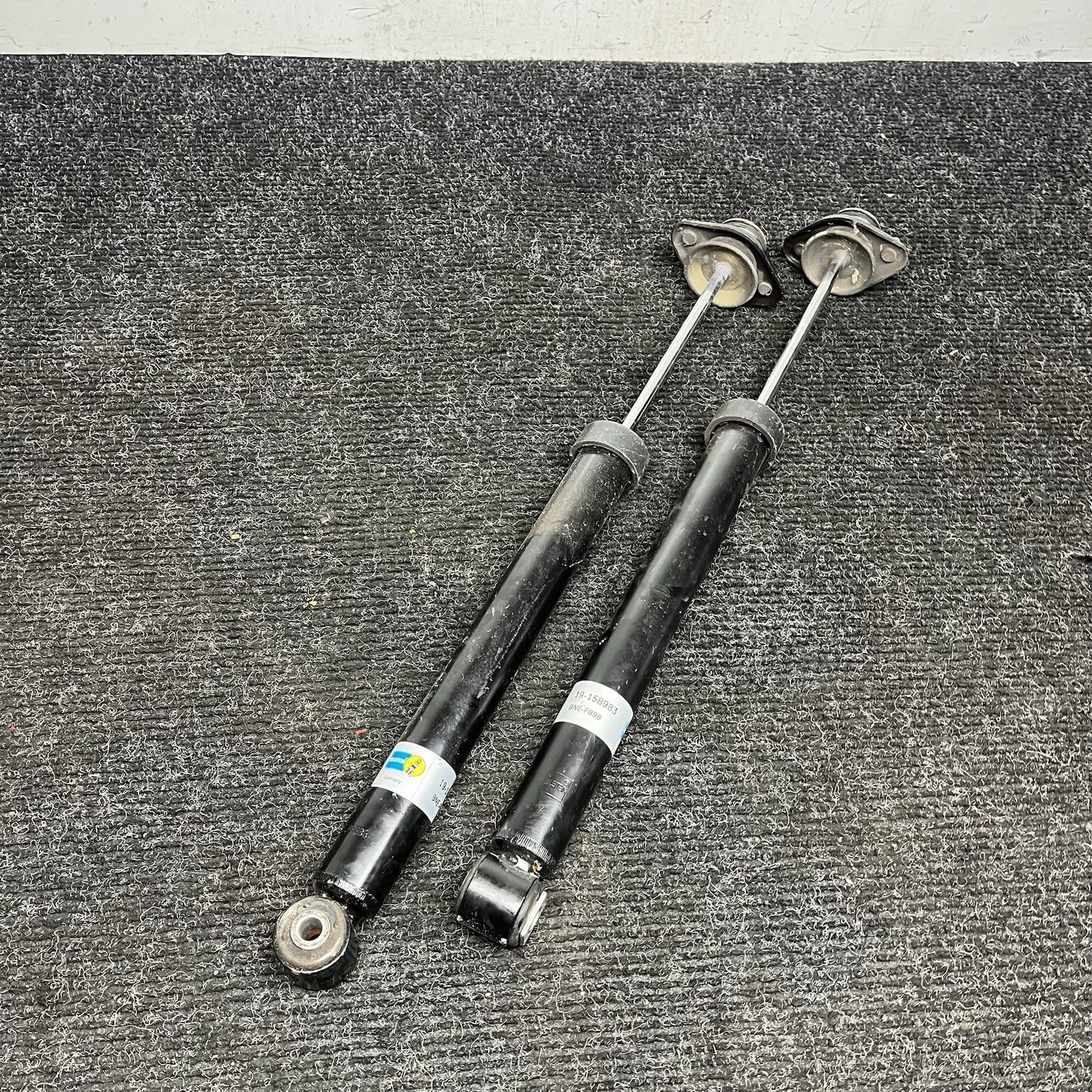 ☑️ Bilstein 19-158983 2003-08 BMW Z4 2.5i Rear Twintube Shock Absorber Pair Set
