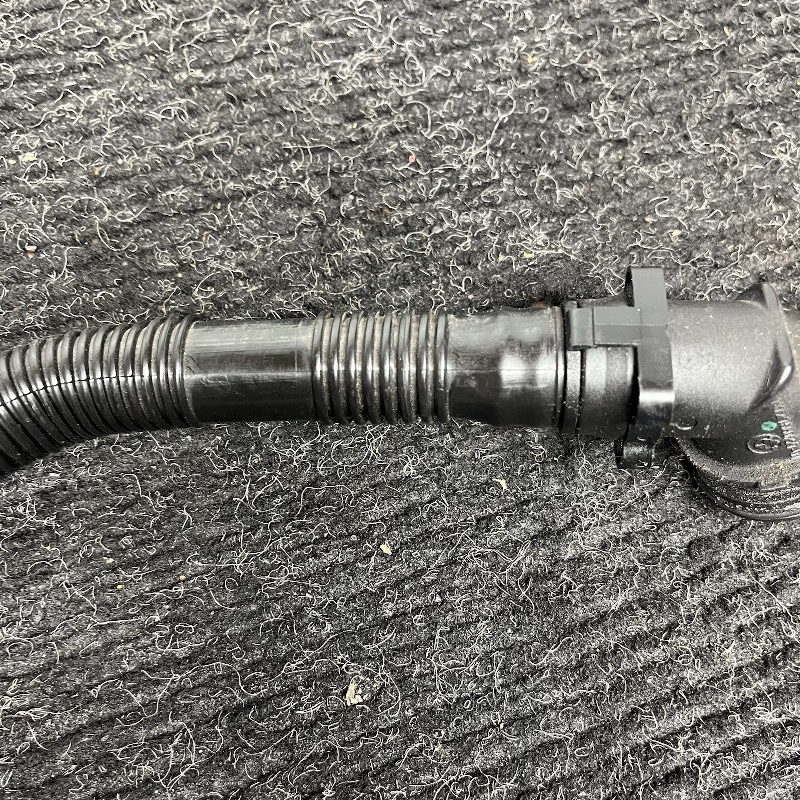☑️ 07-10 OEM BMW E90 E92 E93 N54 Engine Valve Cover Vent Hose Pipe