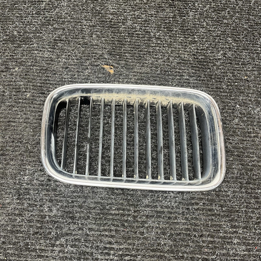 ☑️ 92-99 BMW E36 3 SERIES RIGHT PASSENGER SIDE KIDNEY VENT GRILLE PANEL TRIM OEM