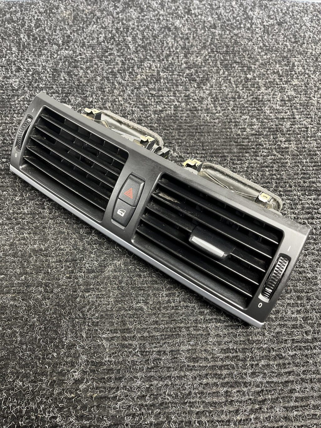 ☑️ 2010-2013 BMW X5 E70 CENTER DASH HVAC AC AIR VENT GRILLE W/ HAZARD SWITCH OEM