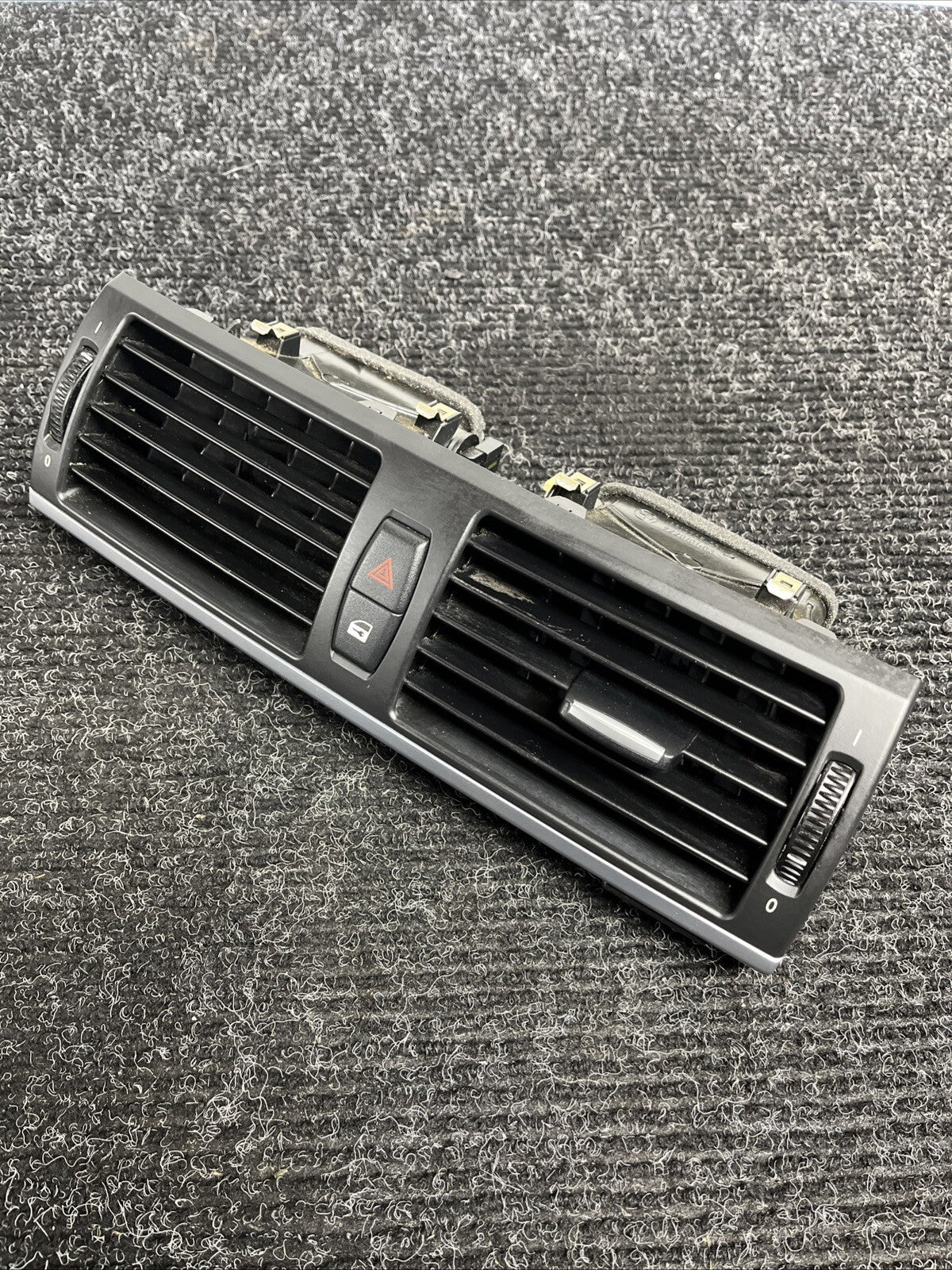 ☑️ 2010-2013 BMW X5 E70 CENTER DASH HVAC AC AIR VENT GRILLE W/ HAZARD SWITCH OEM