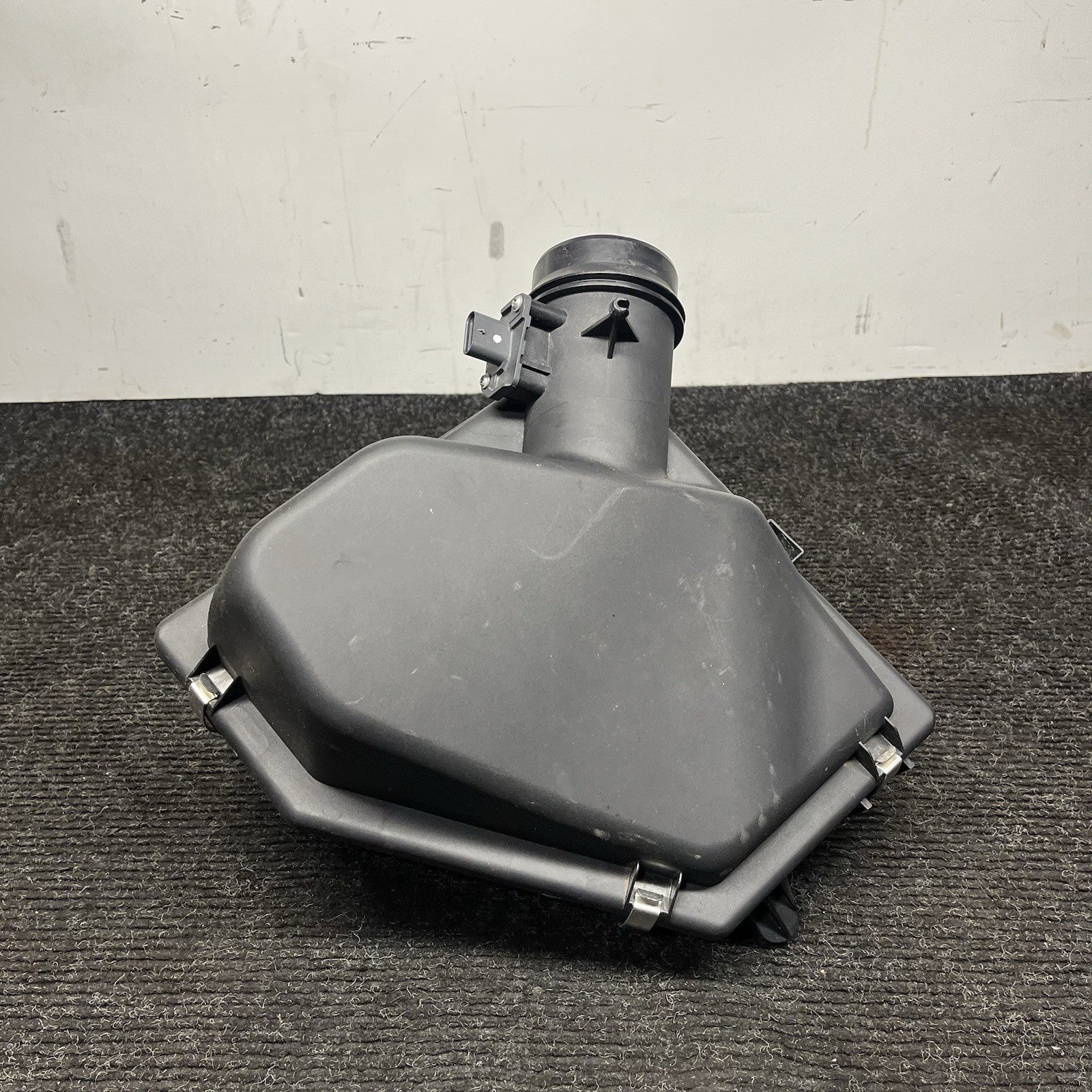☑️ 2017-2021 OEM BMW 230 330 430 Air Box Filter Cleaner Intake Muffler