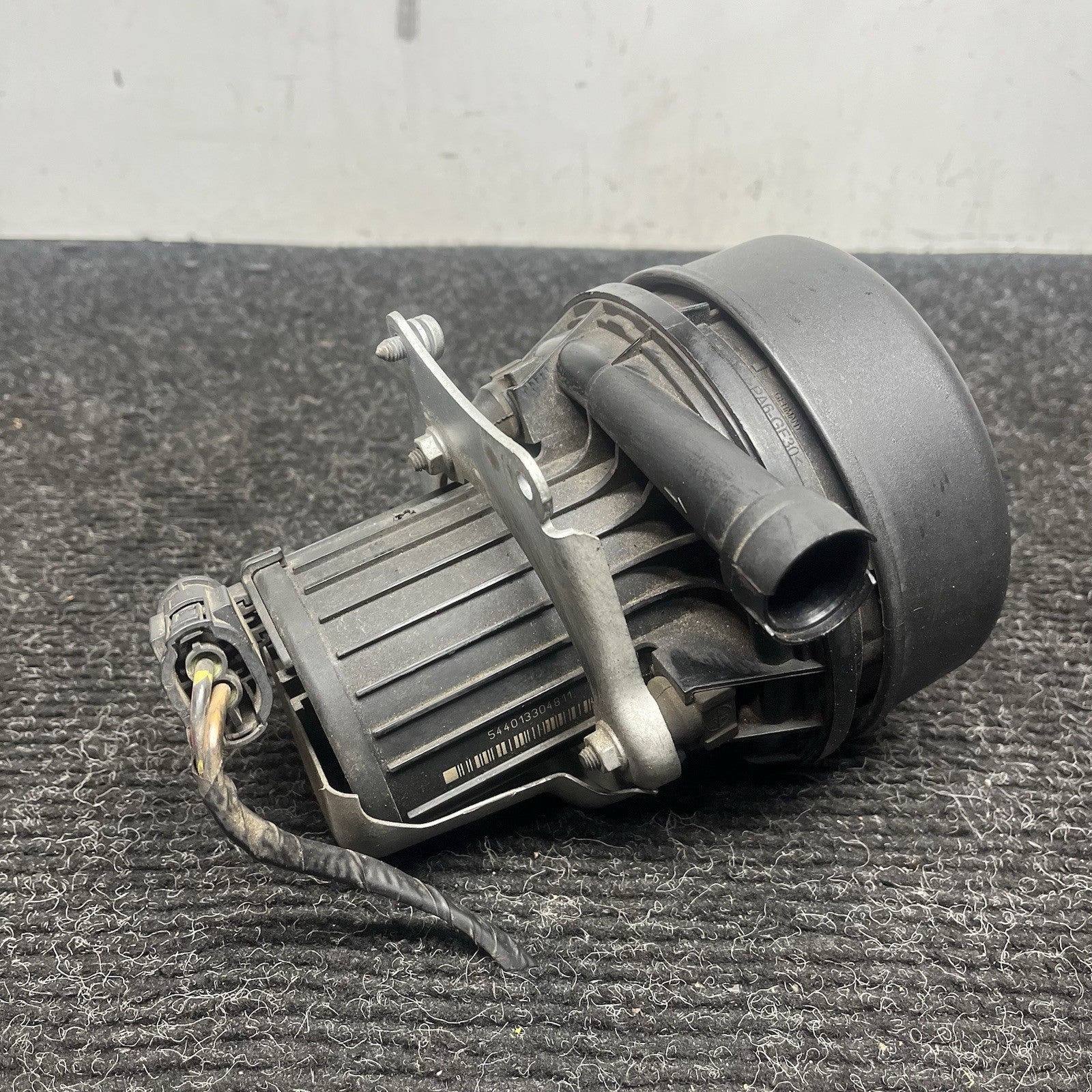 ☑️ 2003 2004 2005 BMW Z4 E85 Air Injection SMOG Pump Assembly 1318 OEM