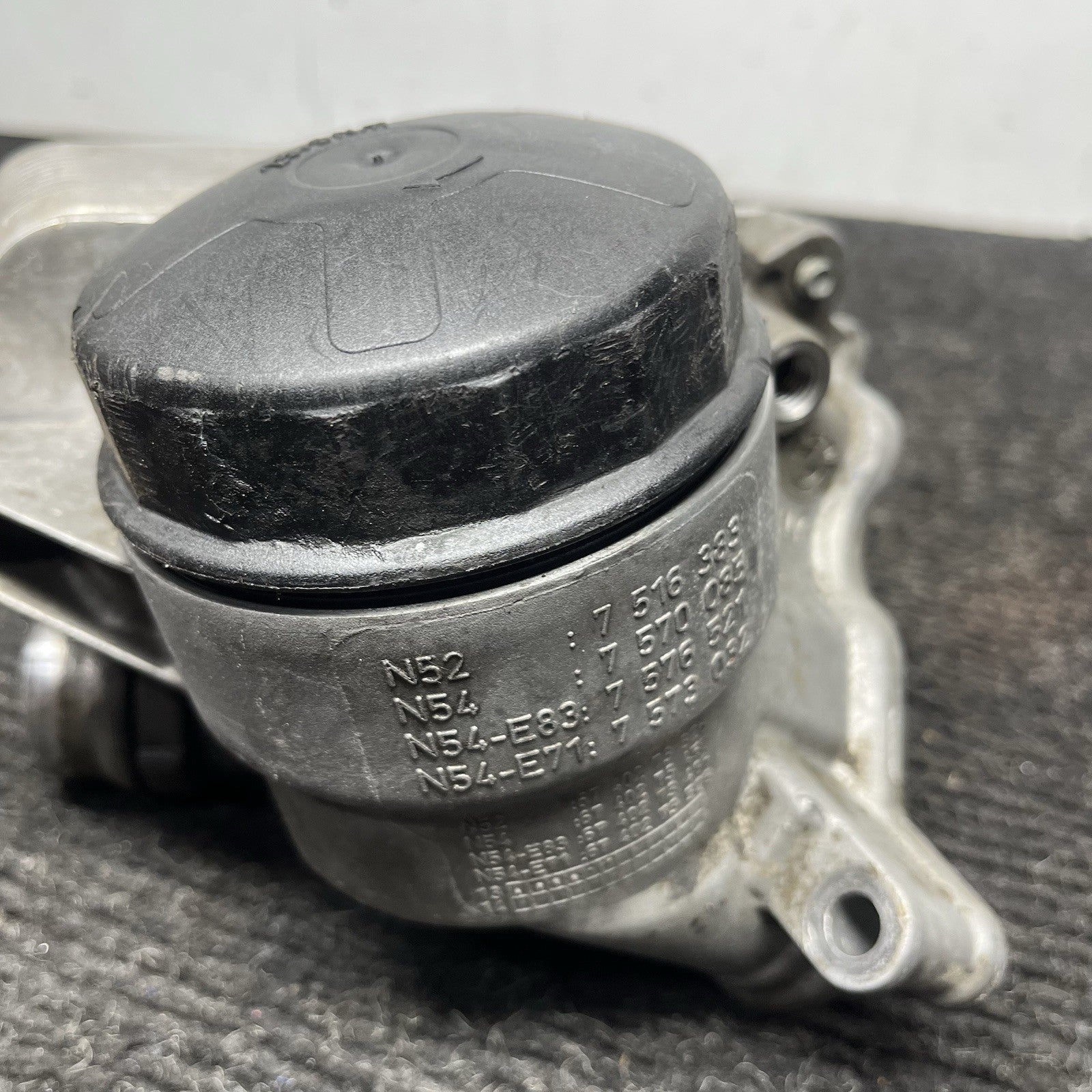 ☑️ 2007-2013 BMW 328i 528i N52 Oil Filter Housing Heat Exchanger OEM 11427516383
