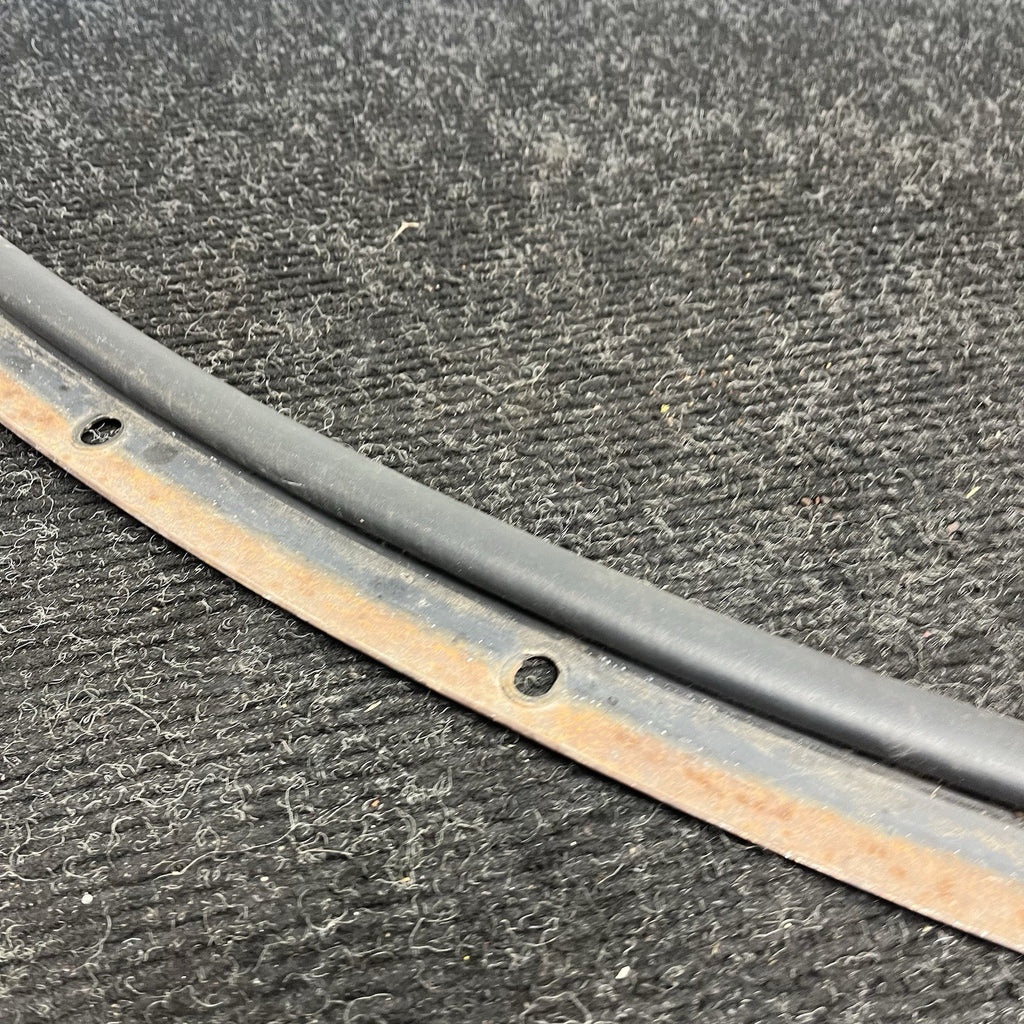 ☑️ 03-08 BMW Z4 E85 E86 Front Supporting Ledge Panel Cover Mount 51117044238 OEM