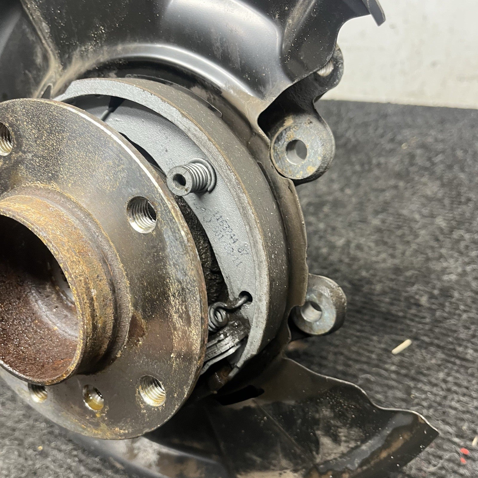 ☑️ 09-11 BMW 328i 335i Sedan Right Rear Spindle Knuckle Hub 33326783668 OEM