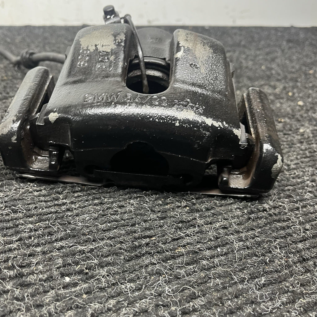 ☑️ 03-05 BMW E85 Z4 RWD SET OF 2 FRONT LEFT & RIGHT BRAKE CALIPER OEM *NOTE*