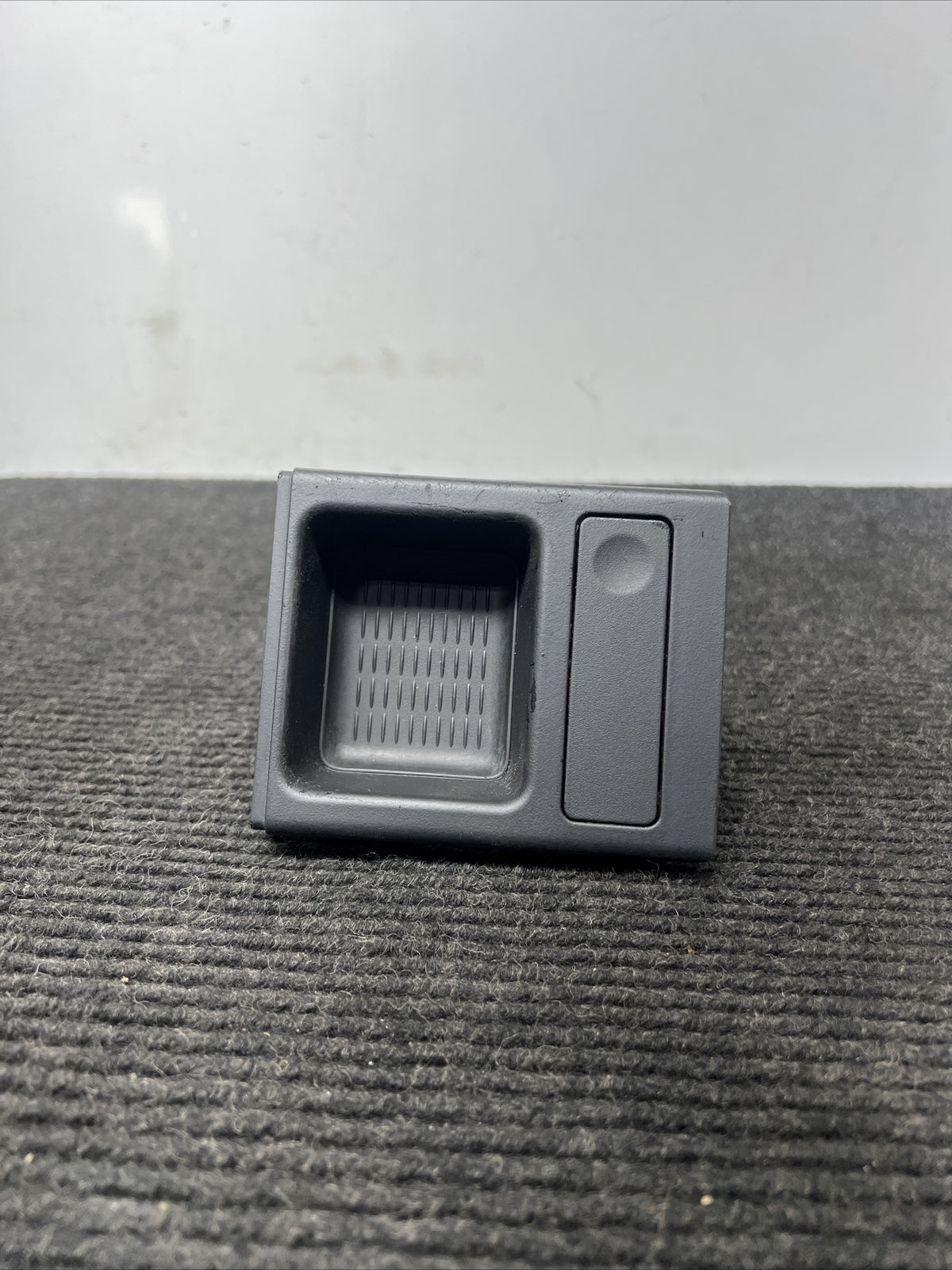 ☑️ BMW E46 NEW GENUINE CENTER CONSOLE STORAGE TRAY BLACK COIN BOX 8248505 99-05