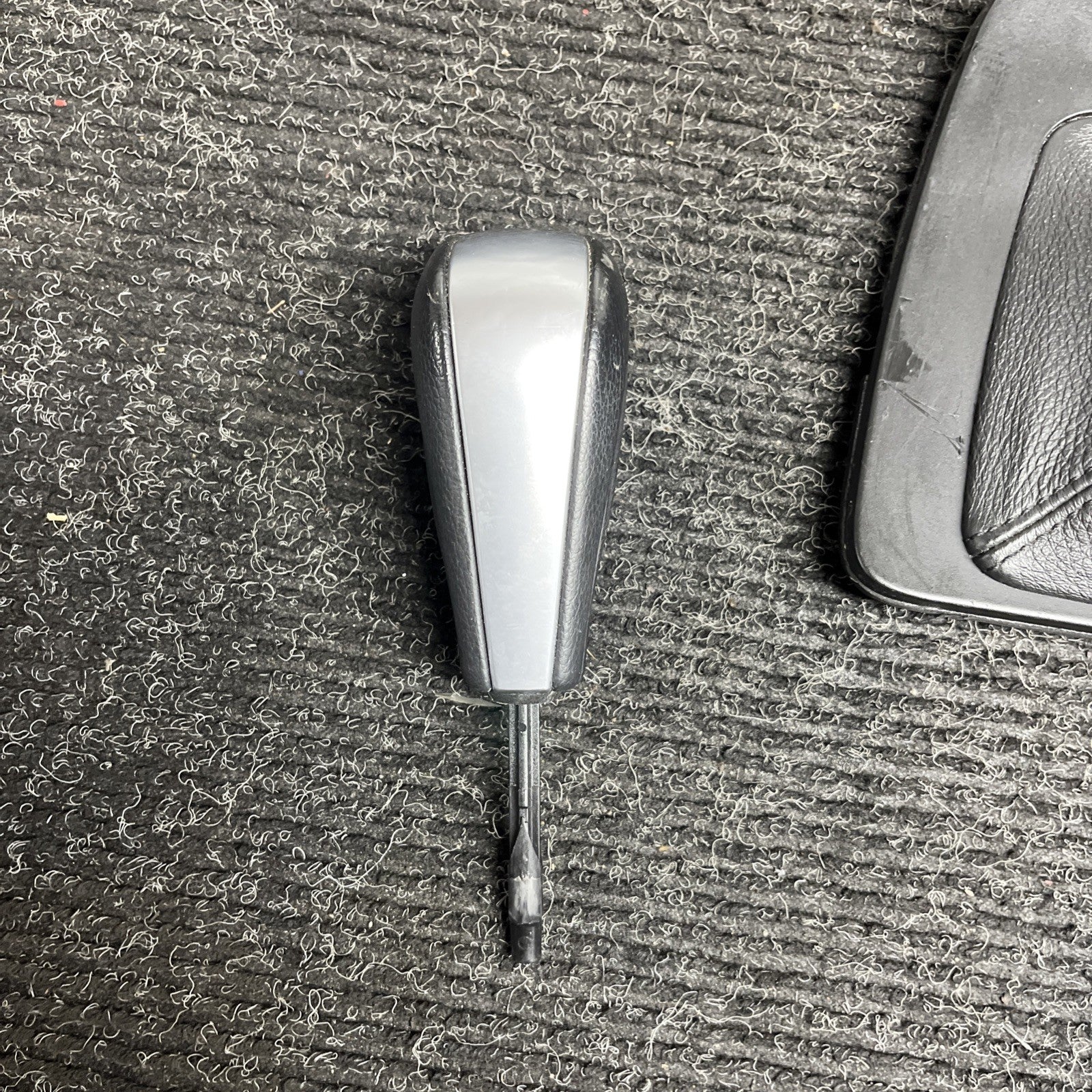 ☑️ 06-13 BMW E90 E92 GEAR SHIFTER TRIM BEZEL AUTO W/CLEAN SHIFT KNOB OEM