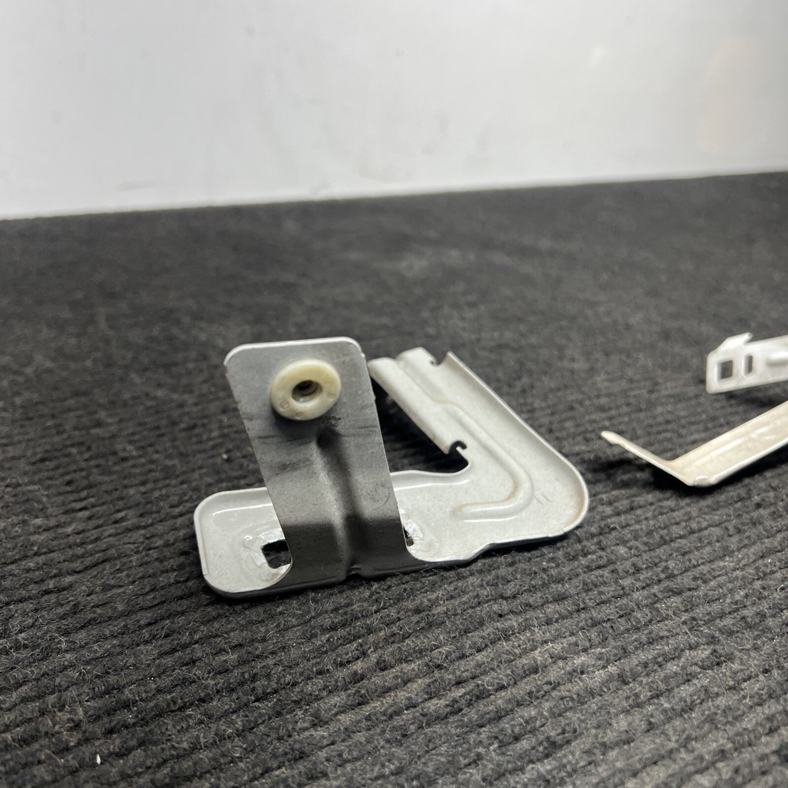 ☑️ 14-20 OEM BMW F22 F23 230 M235 Front Left Fender Wing Holder Brackets SET (3)