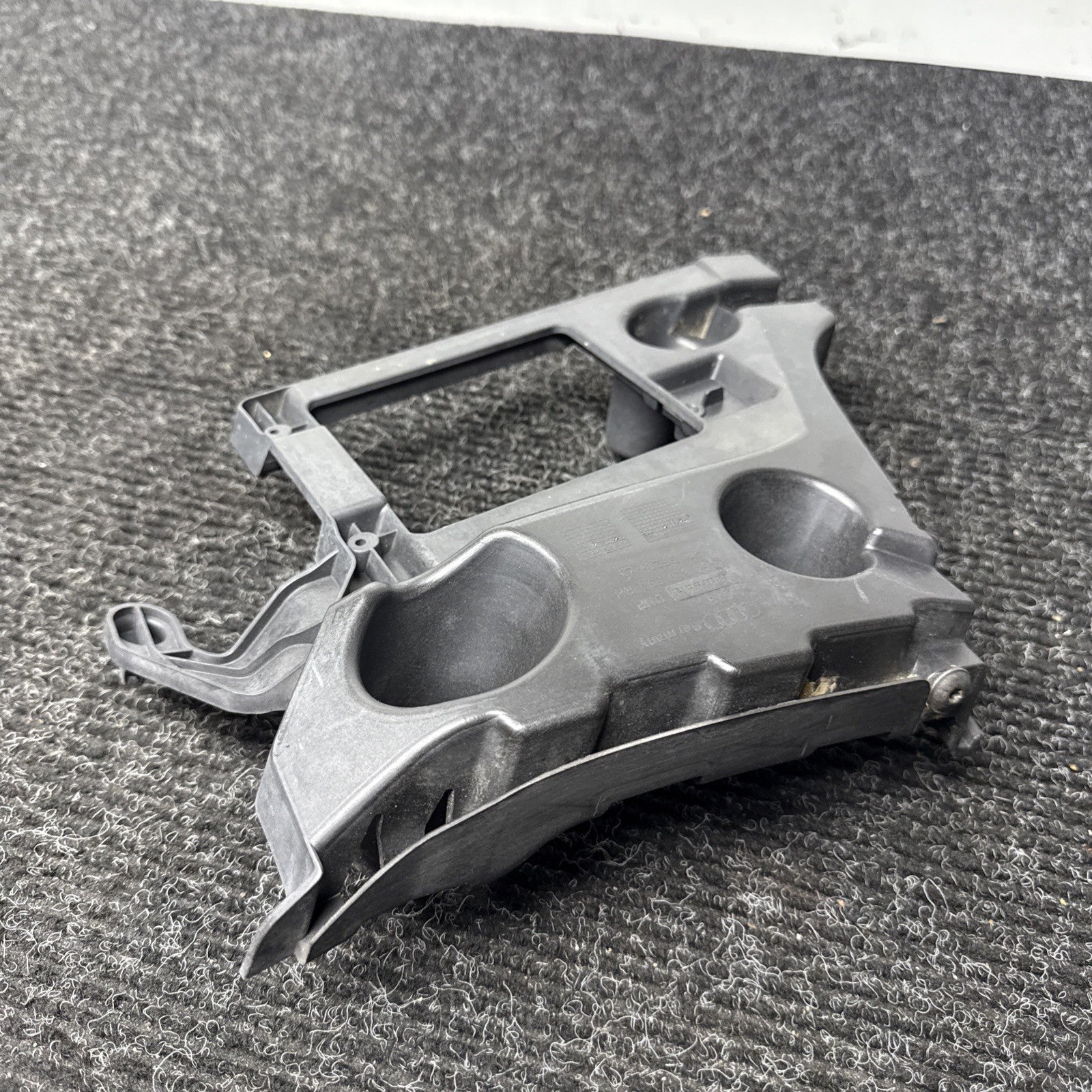 ☑️ 2012-2018 AUDI A6 C7 REAR BUMPER RIGHT SIDE UPPER GUIDE SUPPORT BRACKET OEM