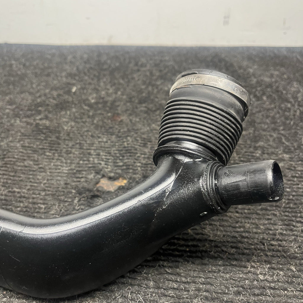 ☑️ BMW E90 335xi Air Intake Pipe Duct Induction Tube Front Engine N54 OEM