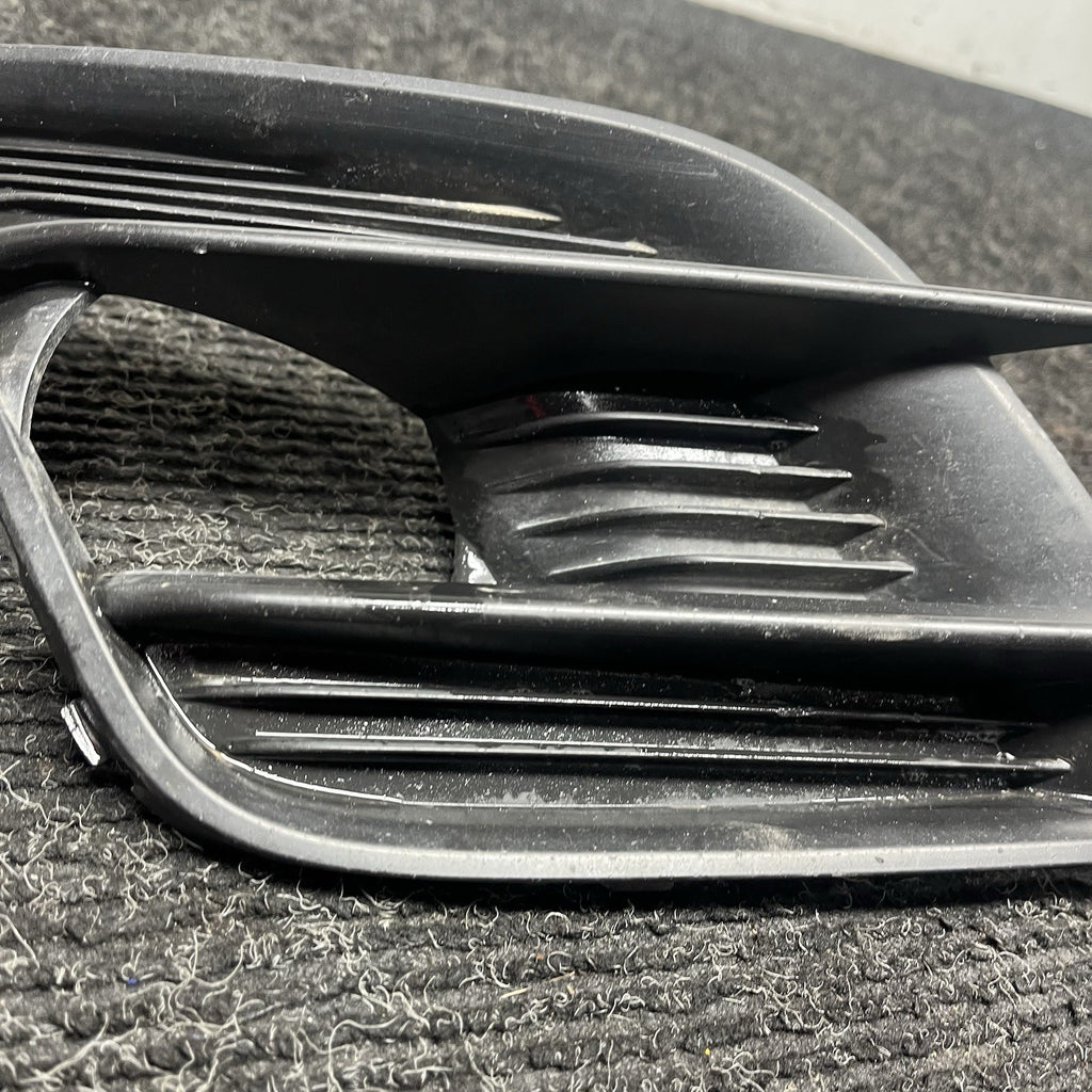 ☑️ 17-20 SUBARU BRZ PASSENGER RIGHT FOG LIGHT FOG LAMP TRIM PLASTIC INSERT OEM