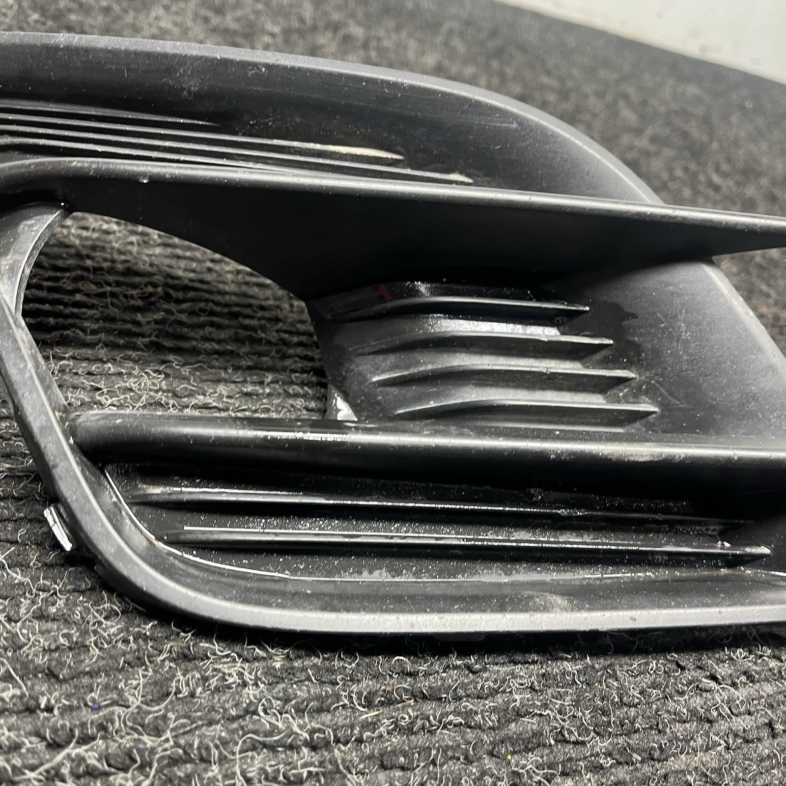 ☑️ 17-20 SUBARU BRZ PASSENGER RIGHT FOG LIGHT FOG LAMP TRIM PLASTIC INSERT OEM