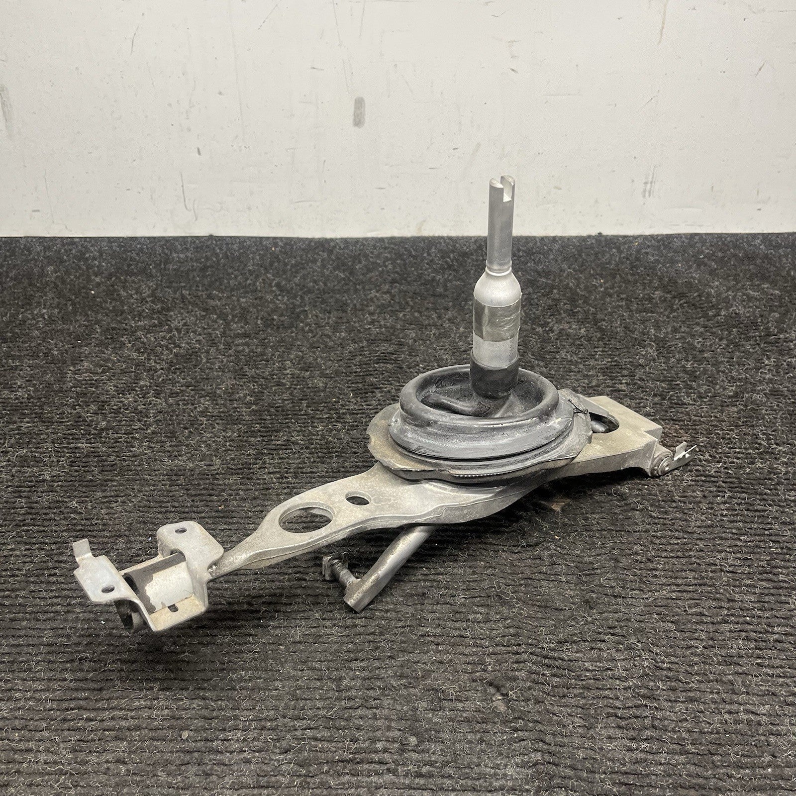 ☑️ 11-13 BMW E90 E92 E93 335i M/T 6 SPEED MANUAL TRANSMISSION SHIFTER W KNOB OEM