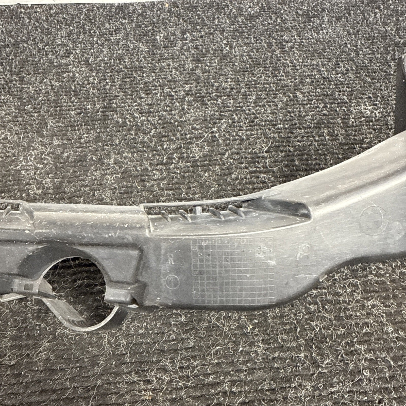 ☑️ 07-10 OEM BMW E92 E93 335 Right Passenger Headlight Bracket Carrier Mount