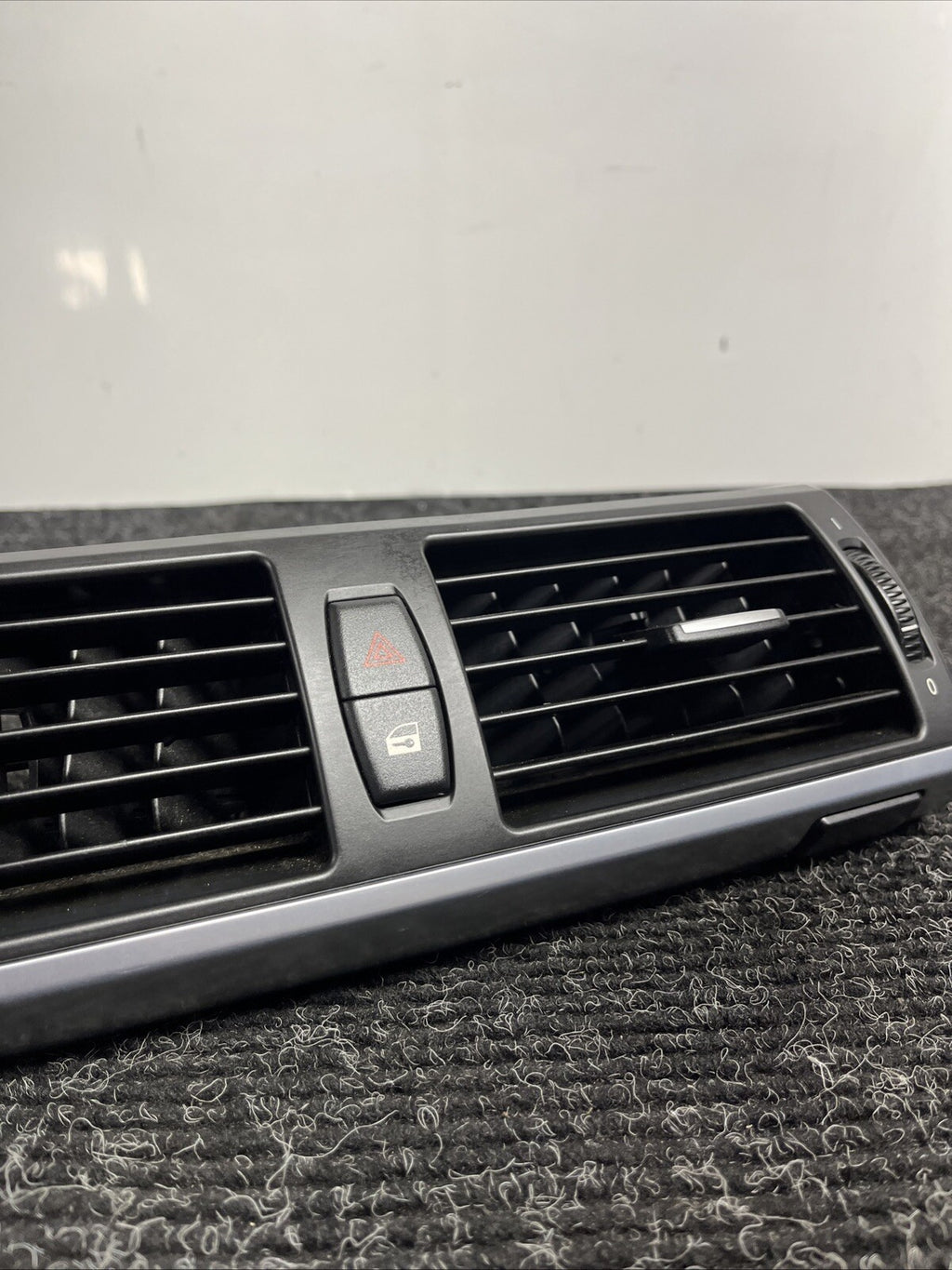 ☑️ 2010-2013 BMW X5 E70 CENTER DASH HVAC AC AIR VENT GRILLE W/ HAZARD SWITCH OEM