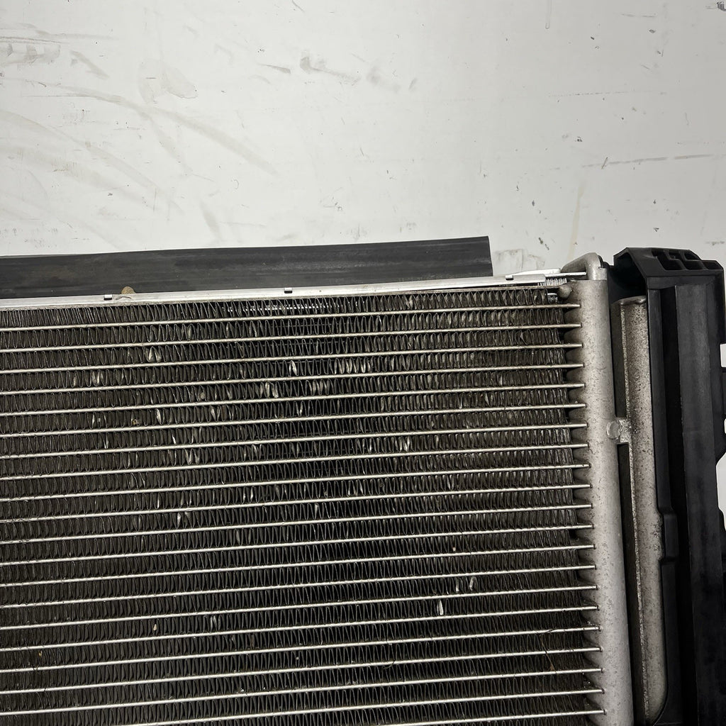 ☑️ BMW E88 E90 E92 135 335 N54 N55 Radiator Cooling Fan Assembly OEM