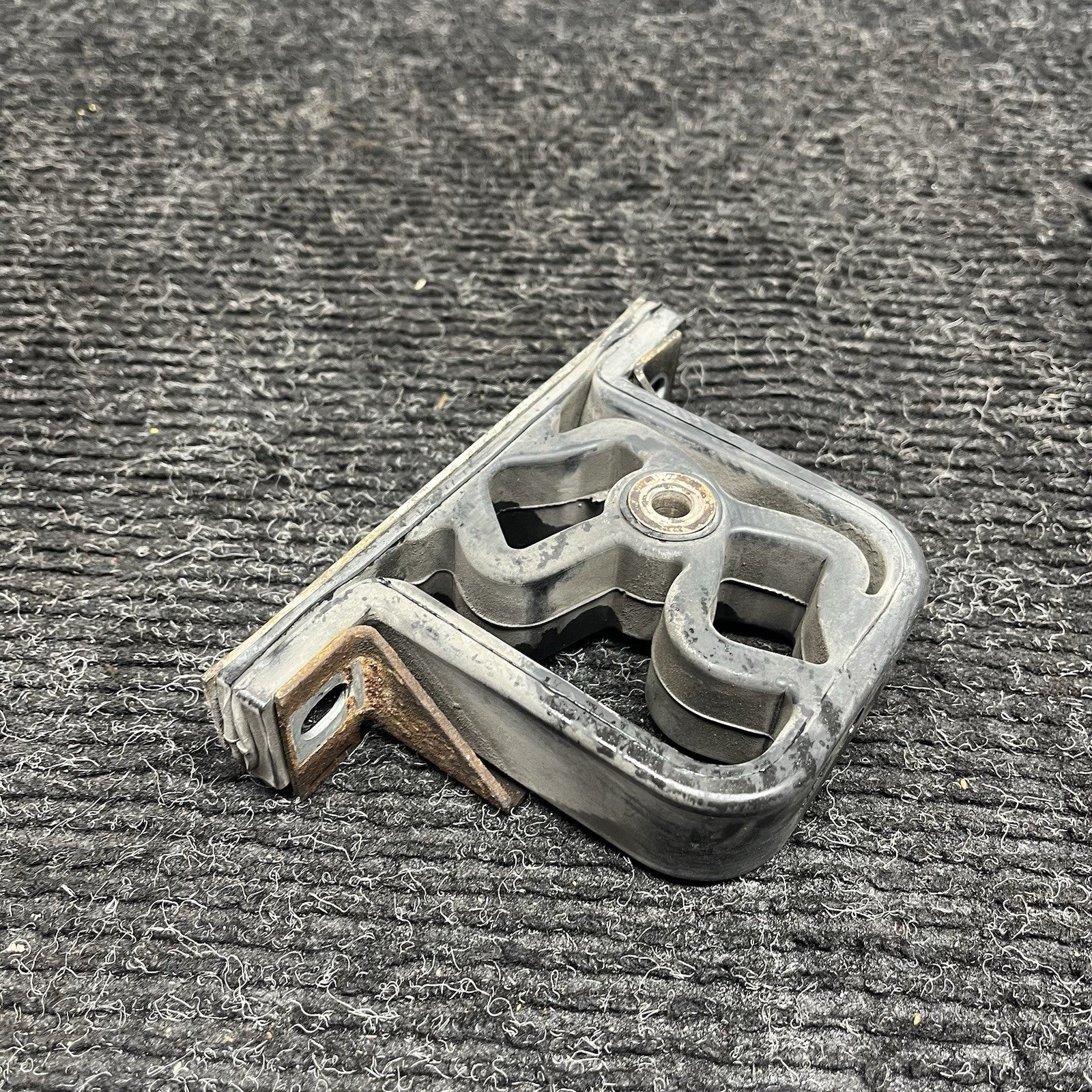 ☑️ 95-13 BMW E36 E46 E90 E92 E93 M3 Exhaust Muffler Hanger Rubber OEM 1401797
