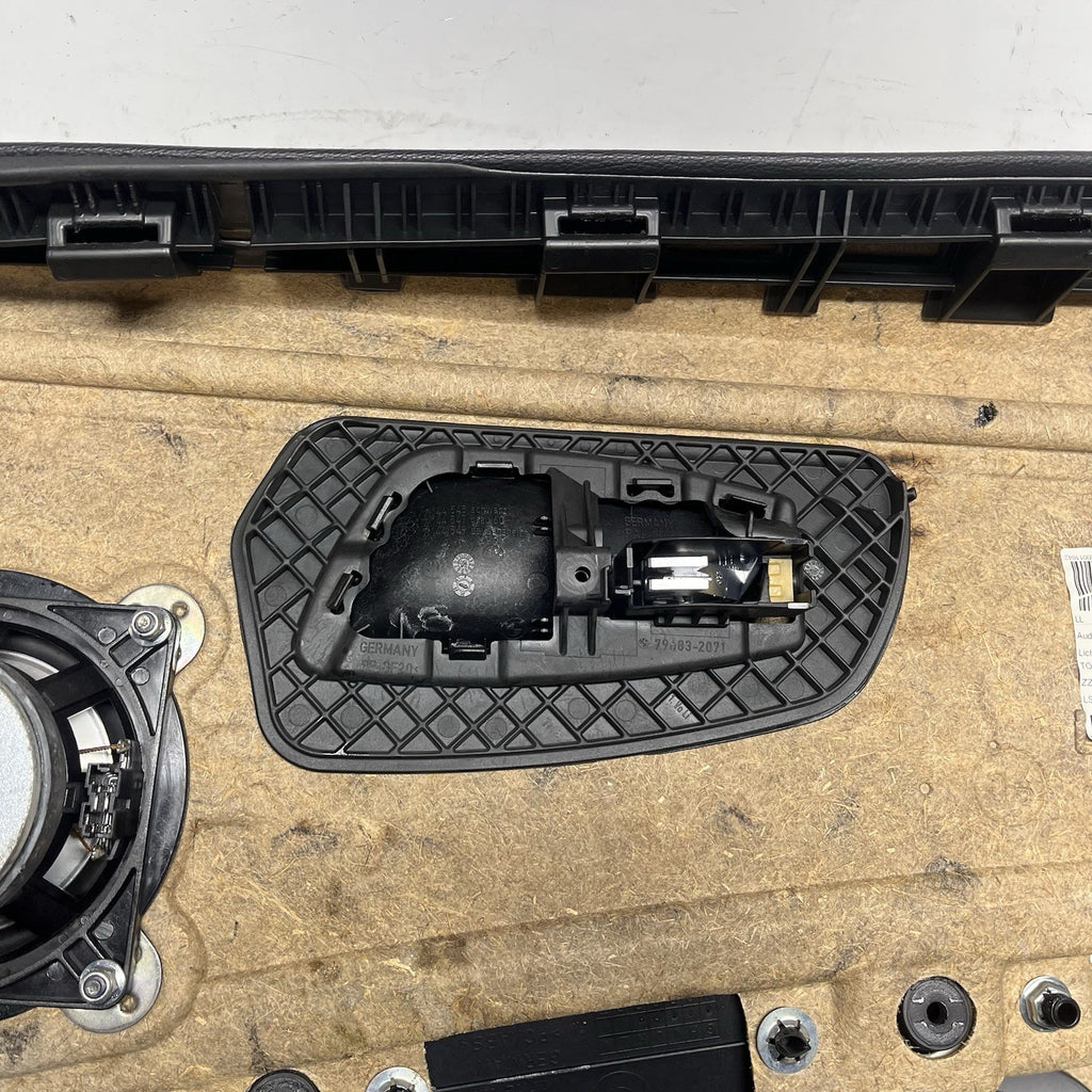 ☑️ 06-12 BMW E90 E91 OEM Driver Front Side Door Panel Cart Leather Black