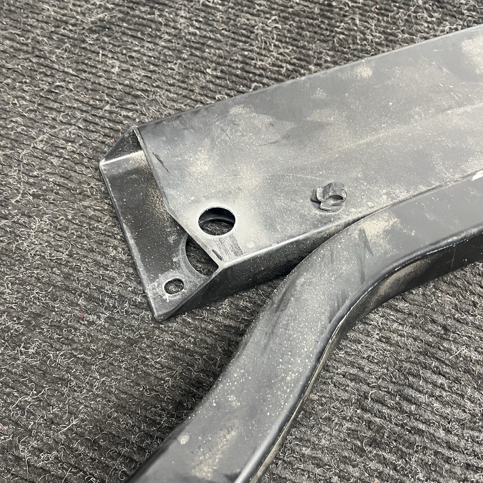☑️ 2008-2013 BMW E70 X5 FRONT UPPER RADIATOR SUPPORT BRACKET OEM