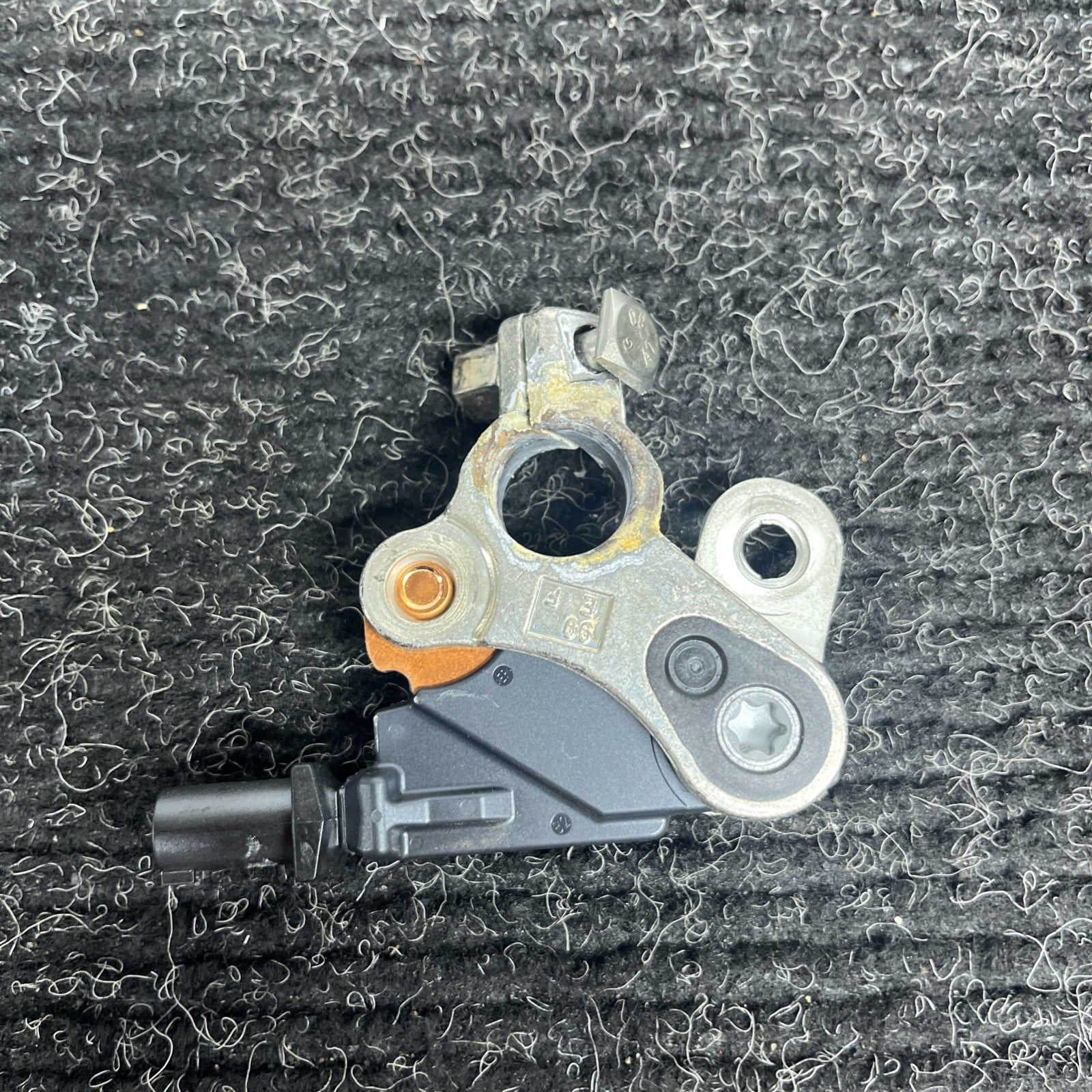 ☑️ 14-17 MOPAR JEEP MASERATI GHIBLI NEGATIVE BATTERY CURRENT SENSOR OEM