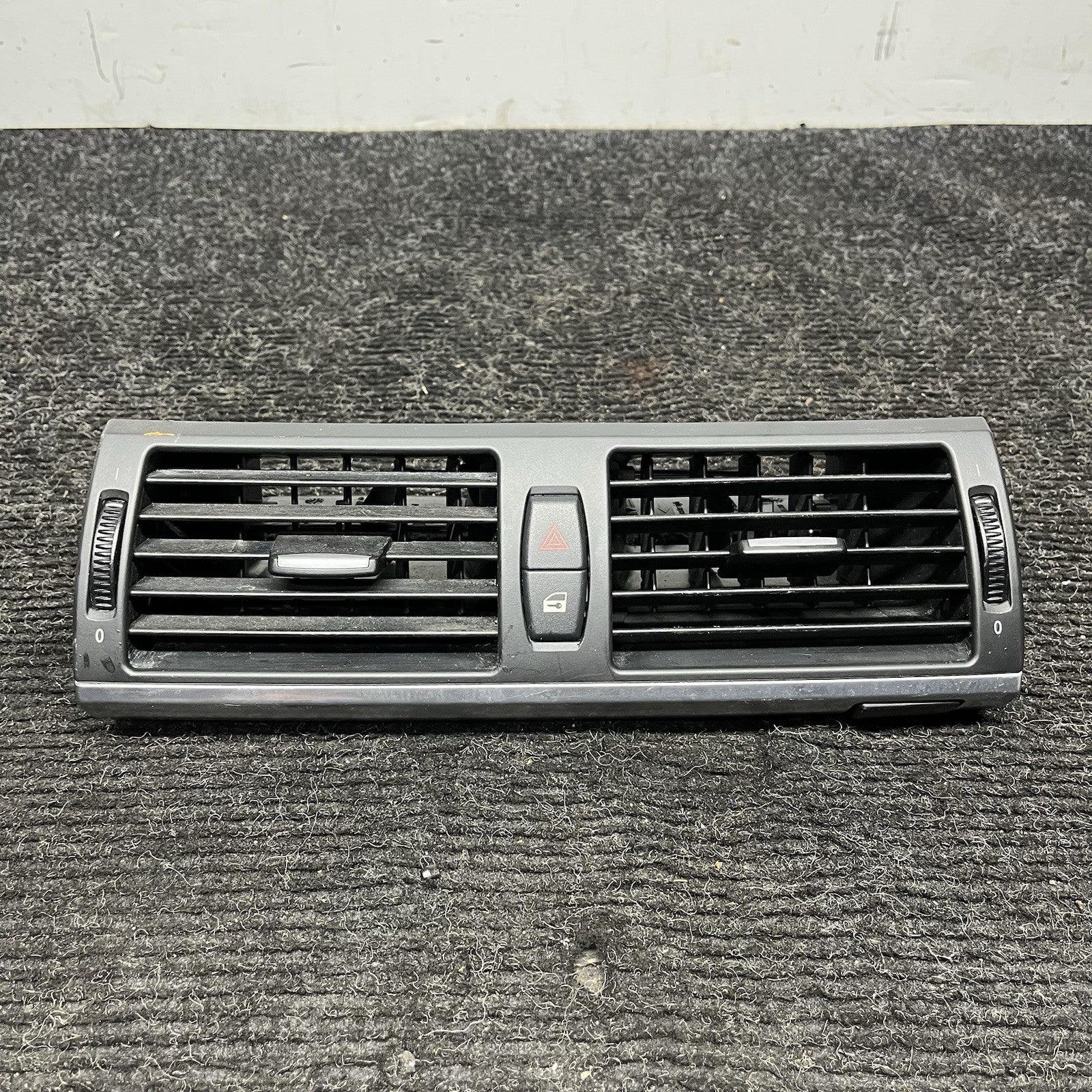 ☑️ 07-14 BMW X5 E71 X6 E70 Dash Center Hvac AC Heater Vent Duct Hazard Lock OEM