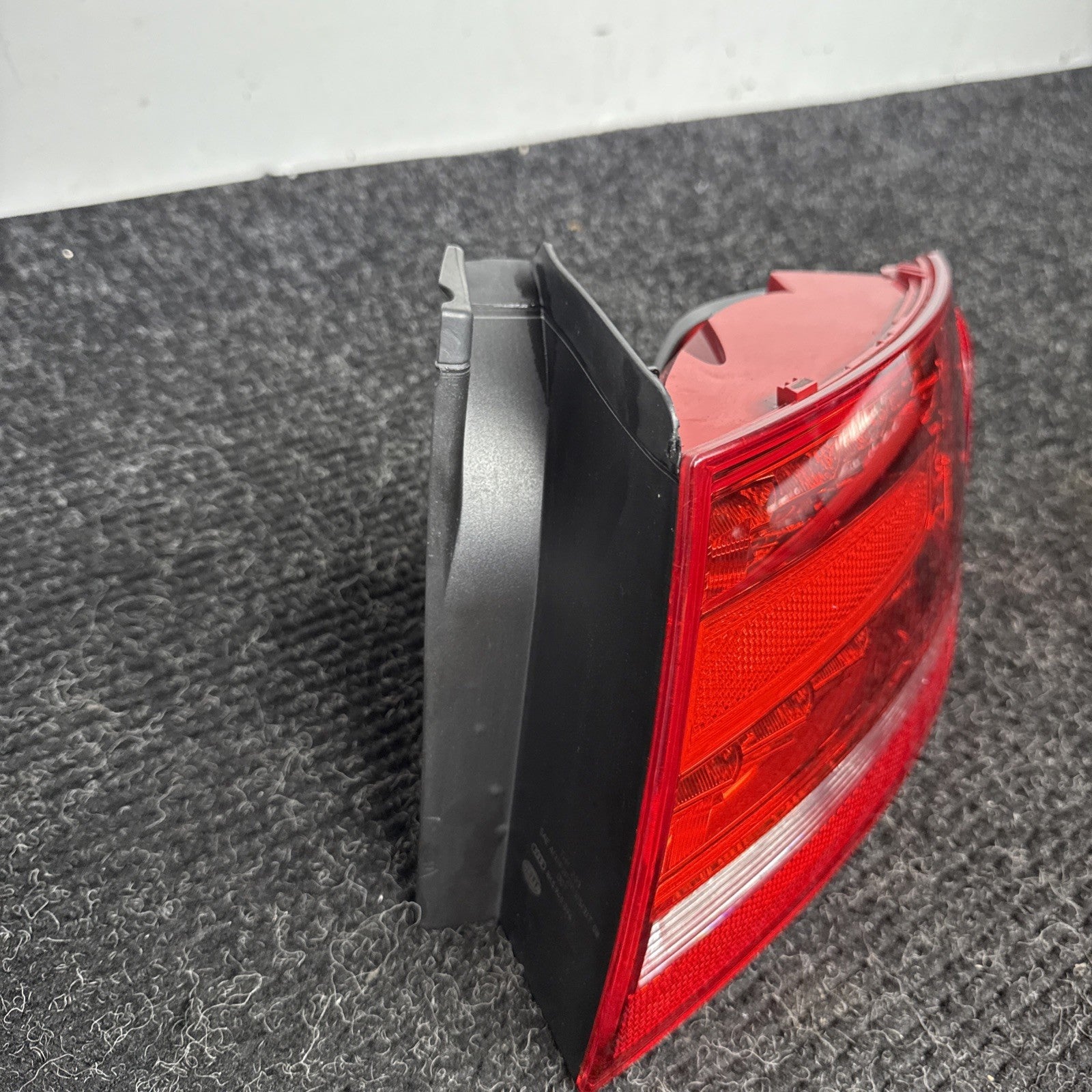 ☑️ 09-12 Audi A4 Quattro Passenger Right Rear Outer Taillight Light Lamp OEM