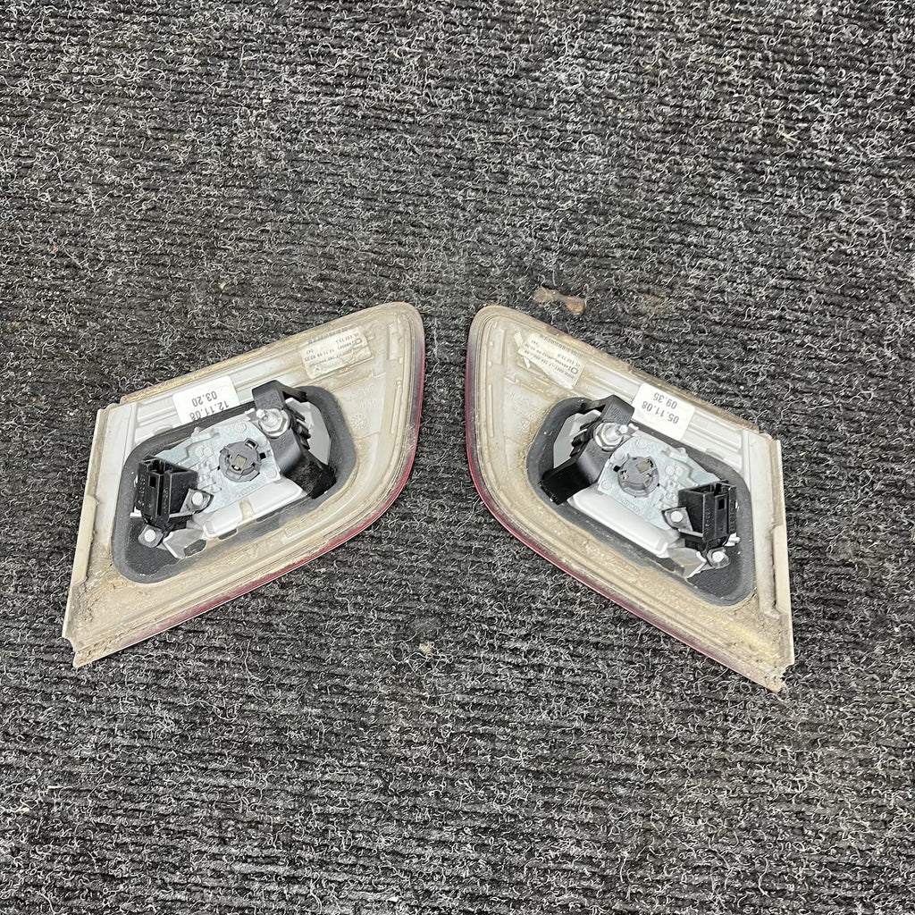 ☑️ 2007-2010 BMW E92 328i 335i COUPE INNER TAIL LIGHT PAIR PRE-LCI OEM NOTE
