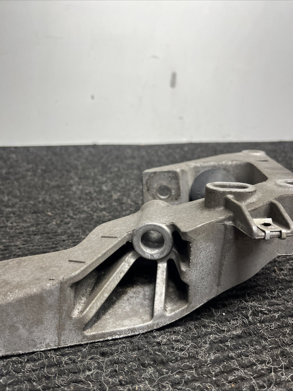 ☑️ 06-19 BMW E92 F30 F32 328XI 335XI 428XI AWD Transmission Mounting Bracket OEM