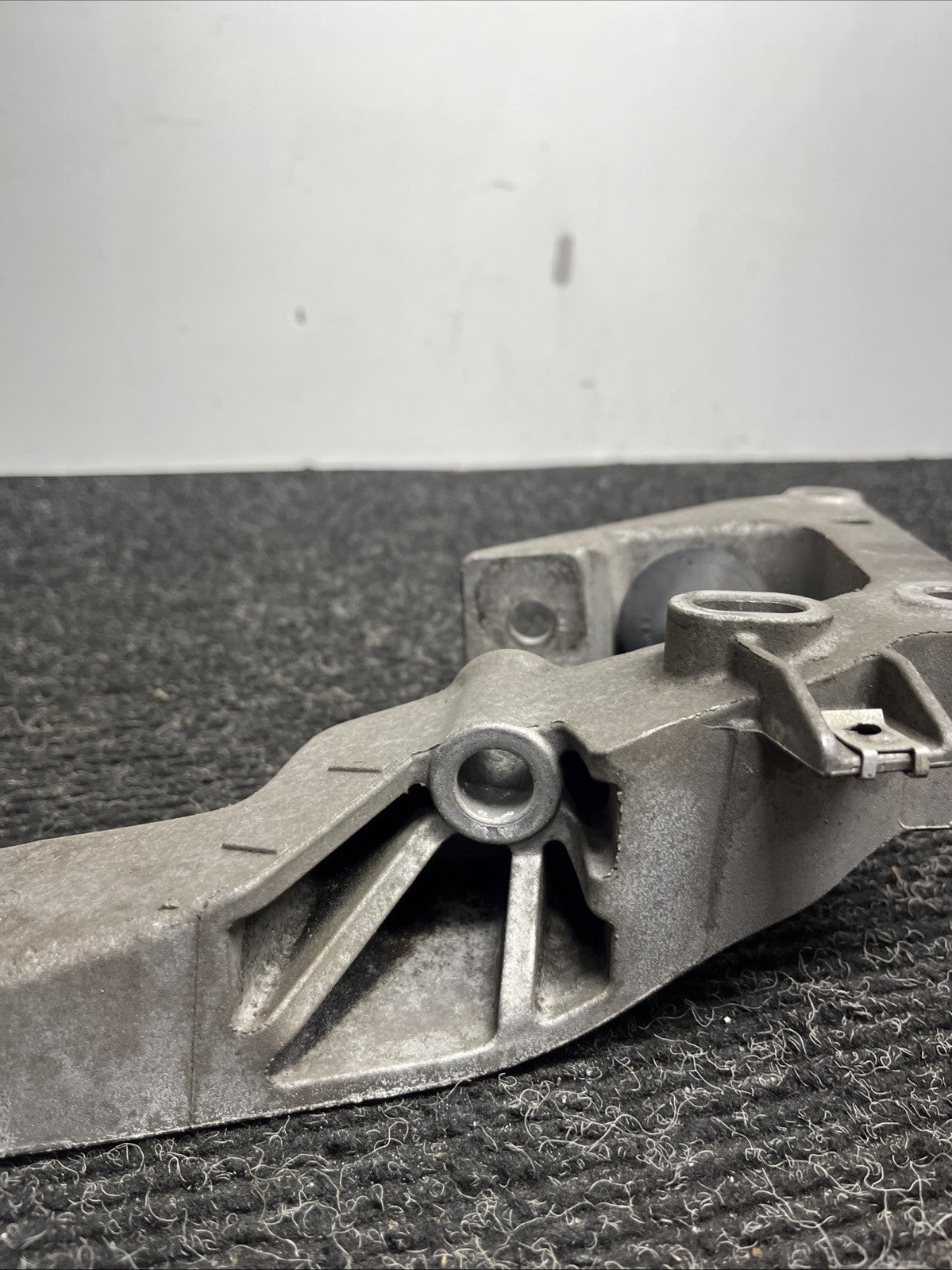 ☑️ 06-19 BMW E92 F30 F32 328XI 335XI 428XI AWD Transmission Mounting Bracket OEM
