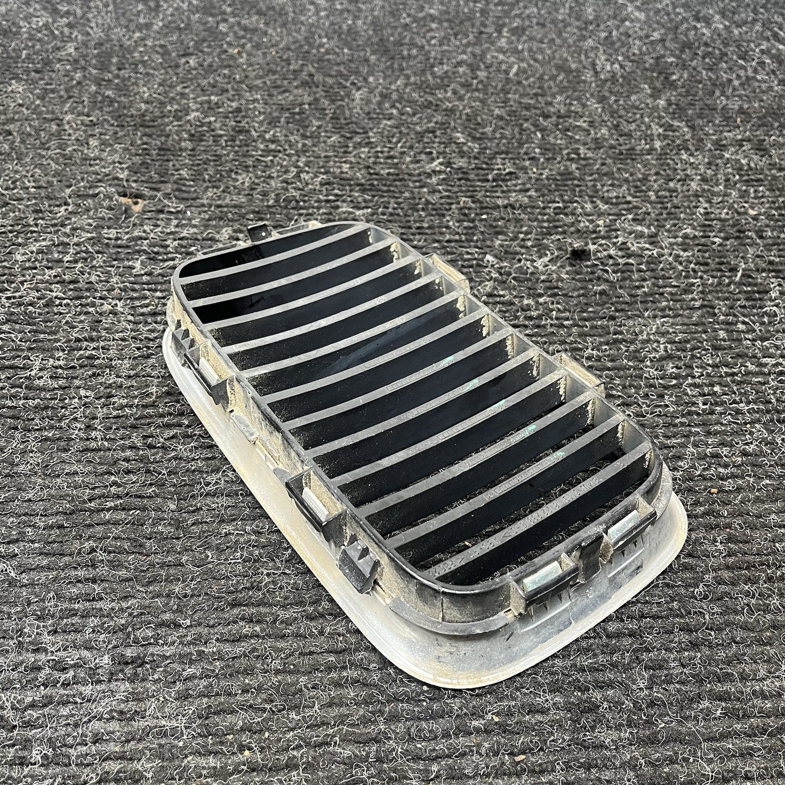 ☑️ 92-99 BMW E36 3 SERIES RIGHT PASSENGER SIDE KIDNEY VENT GRILLE PANEL TRIM OEM