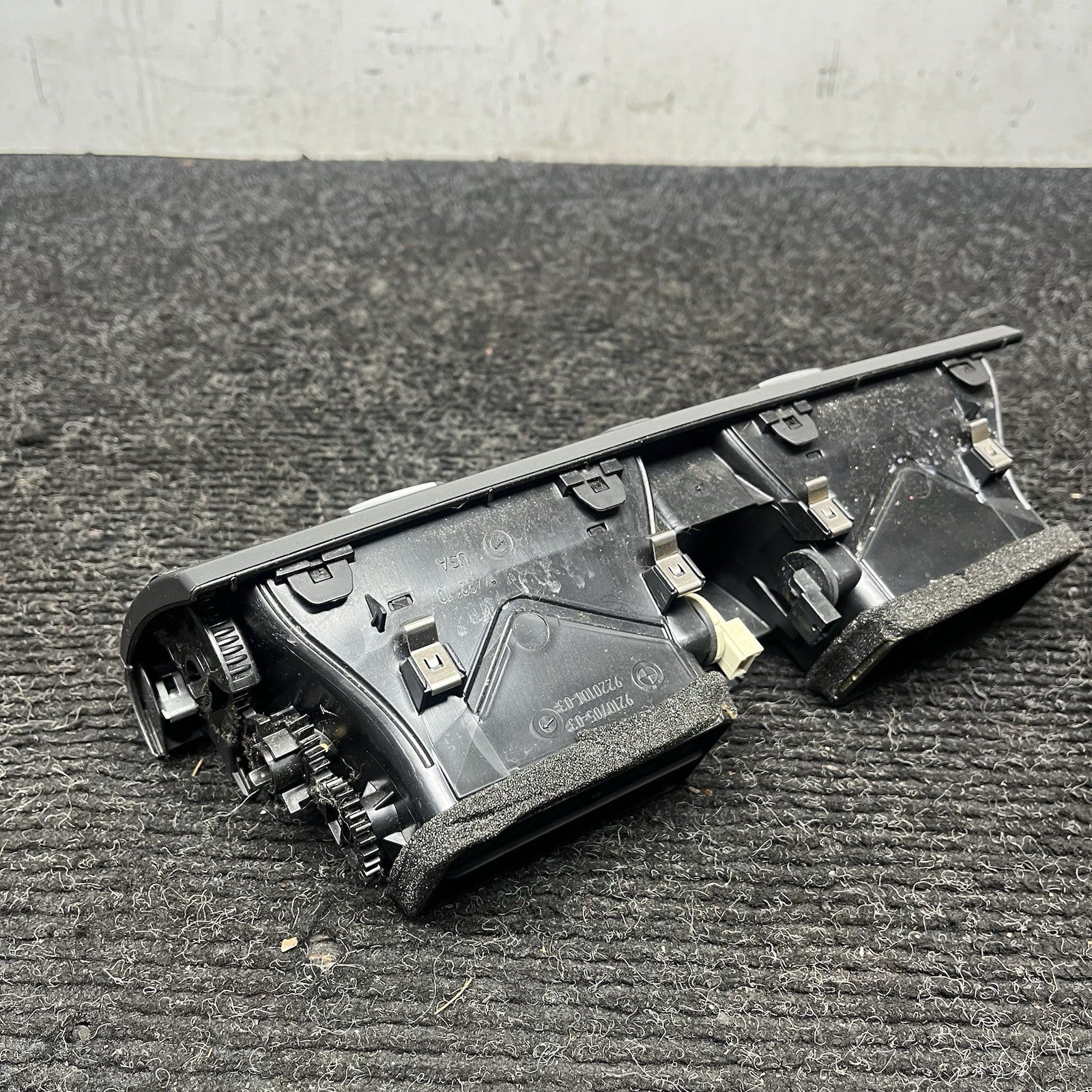 ☑️ 2007-2013 BMW X5 X6 E70 E71 Center Dash Air Vent 64229210705 OEM