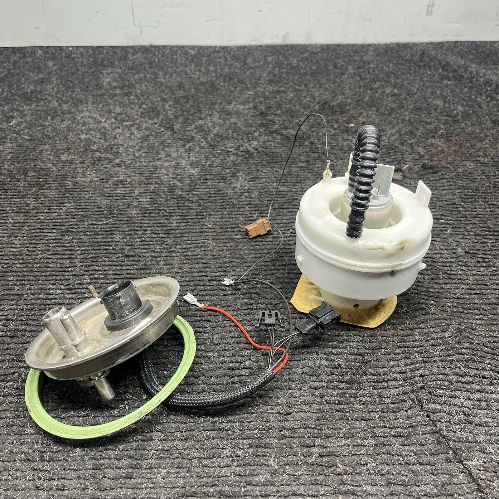 ☑️ 12-18 BMW F30 328i 320i 335i M3 Fuel Gas Tank Pump Sender Unit OEM