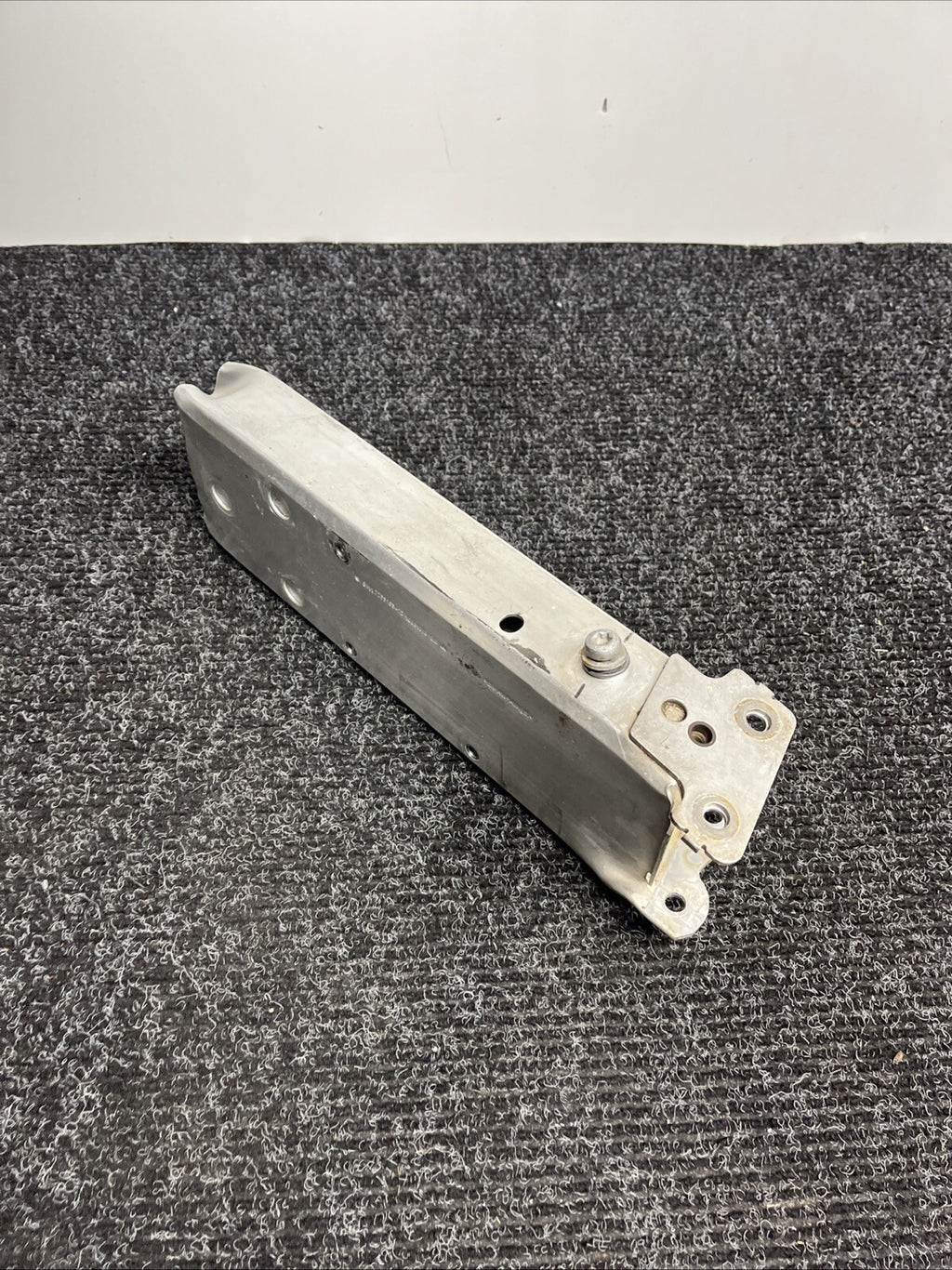 ☑️ 12-18 OEM BMWF30 F32 F33 328 335 Front Driver Upper Bumper Carrier Bracket