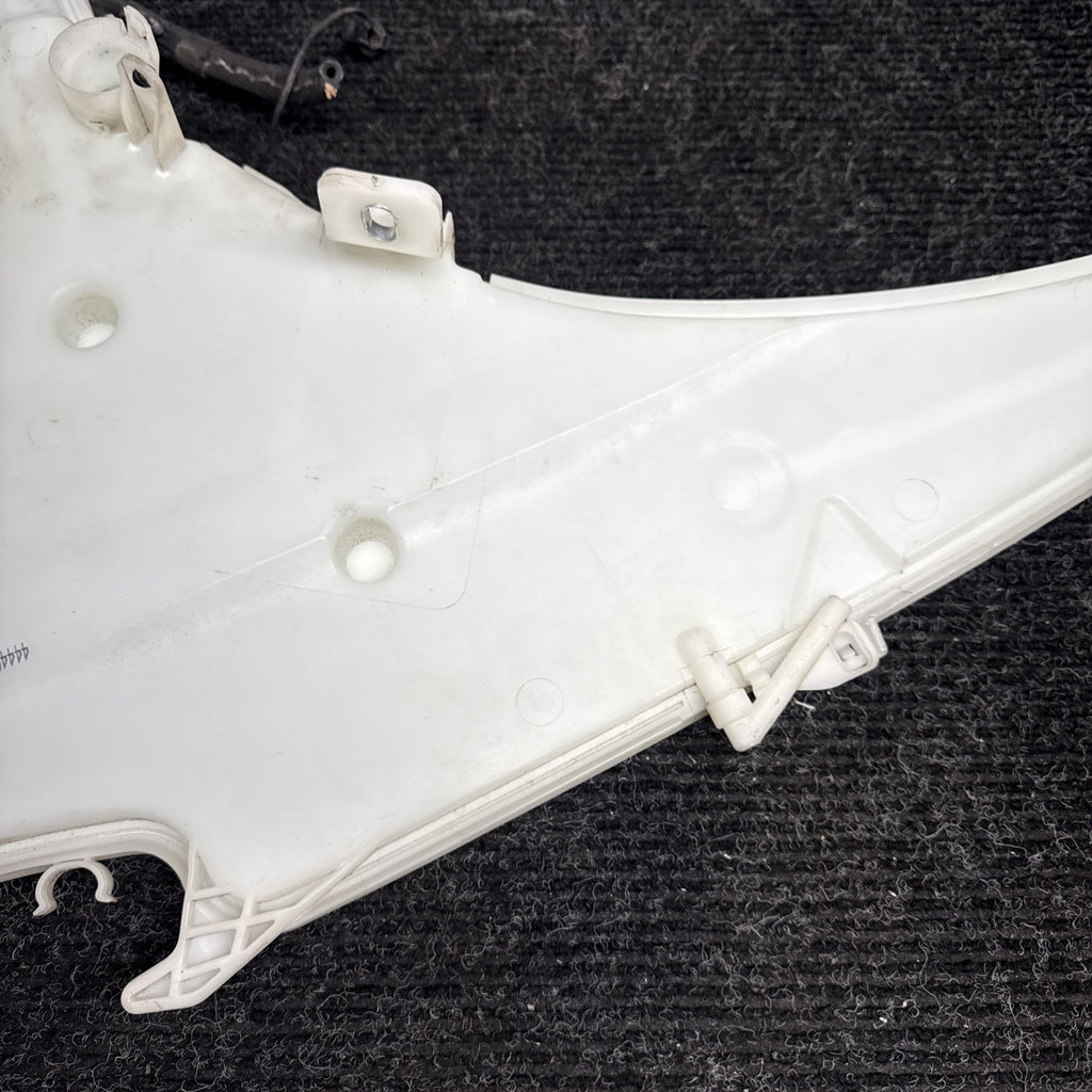 ☑️ 08-13 BMW 128i 135i E82 E88 Windshield Washer Reservoir Tank Coupe Sedan OEM