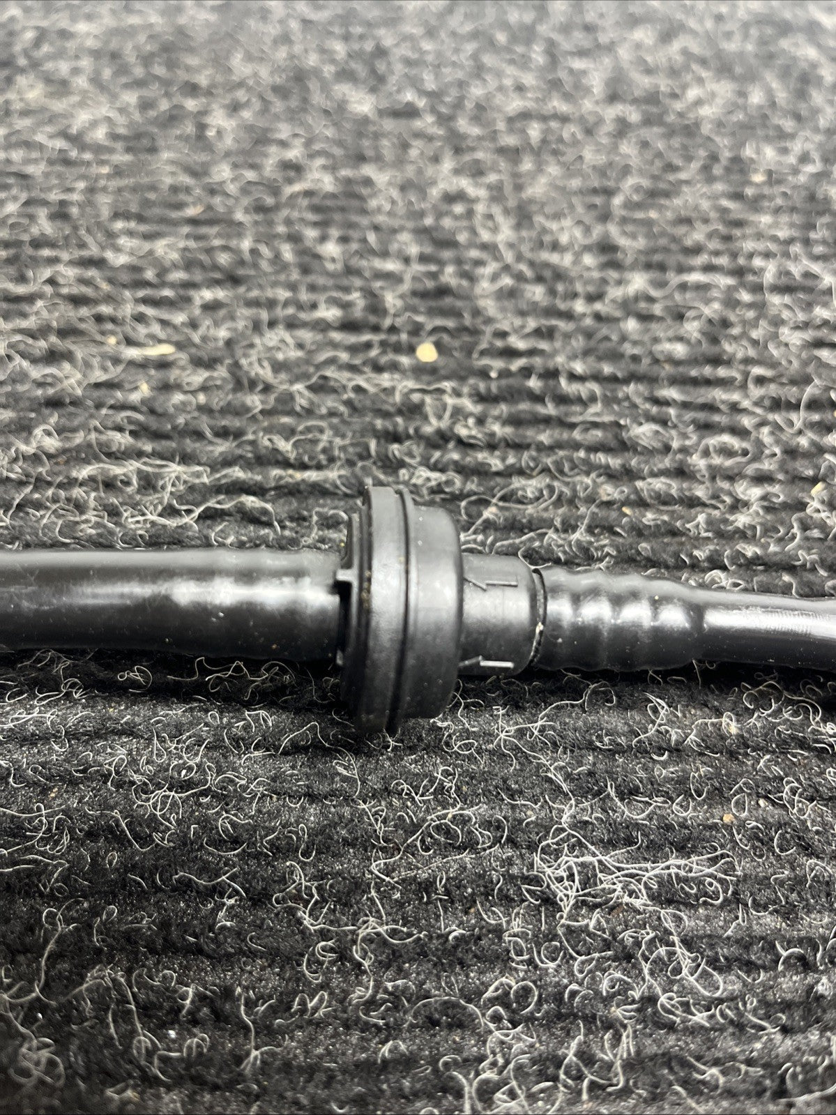 06-10 BMW E90 E92 335i Fuel Vapor Ventilation Valve Breather Hose 7551262 OEM