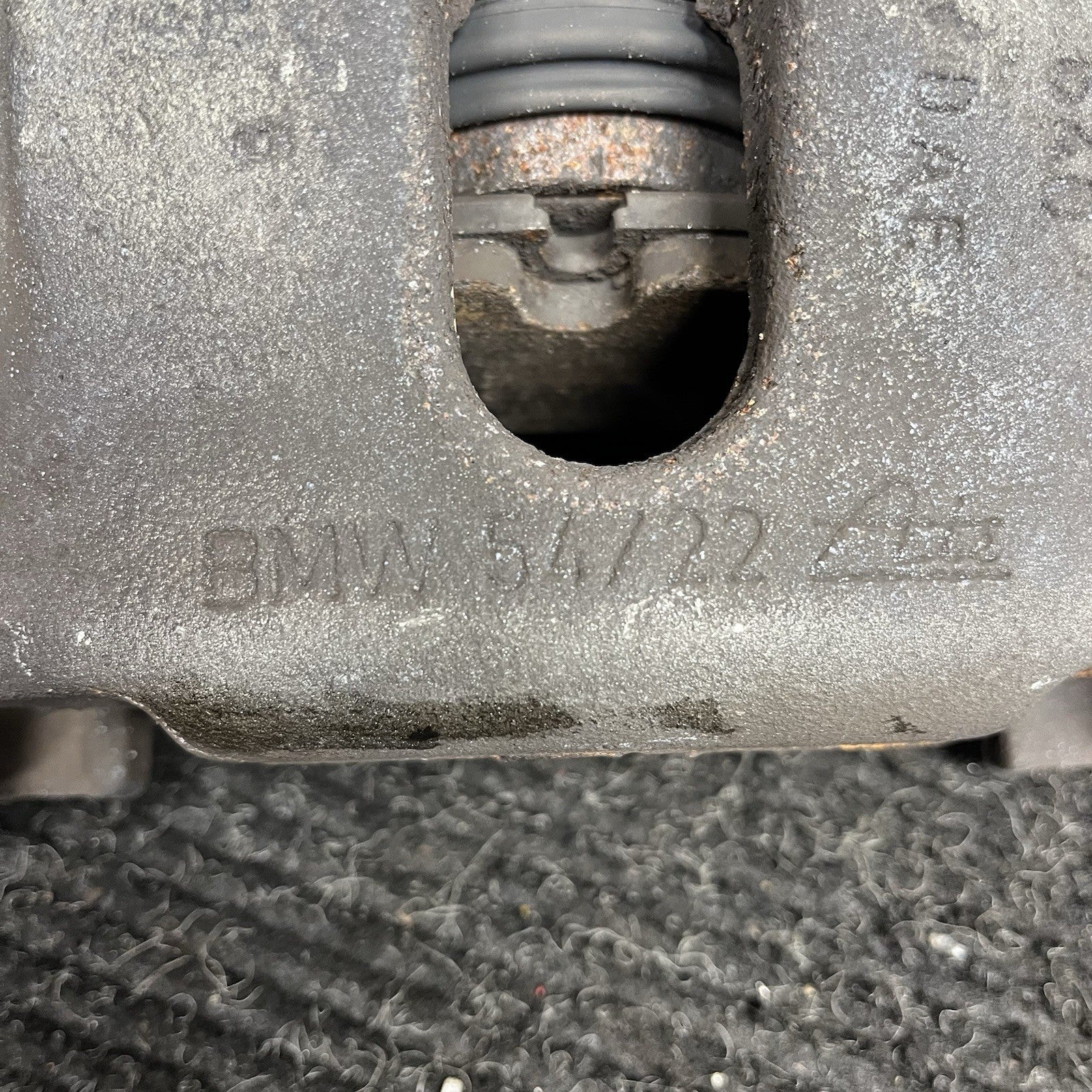 ☑️ 03-05 BMW E85 Z4 RWD SET OF 2 FRONT LEFT & RIGHT BRAKE CALIPER OEM *NOTE*