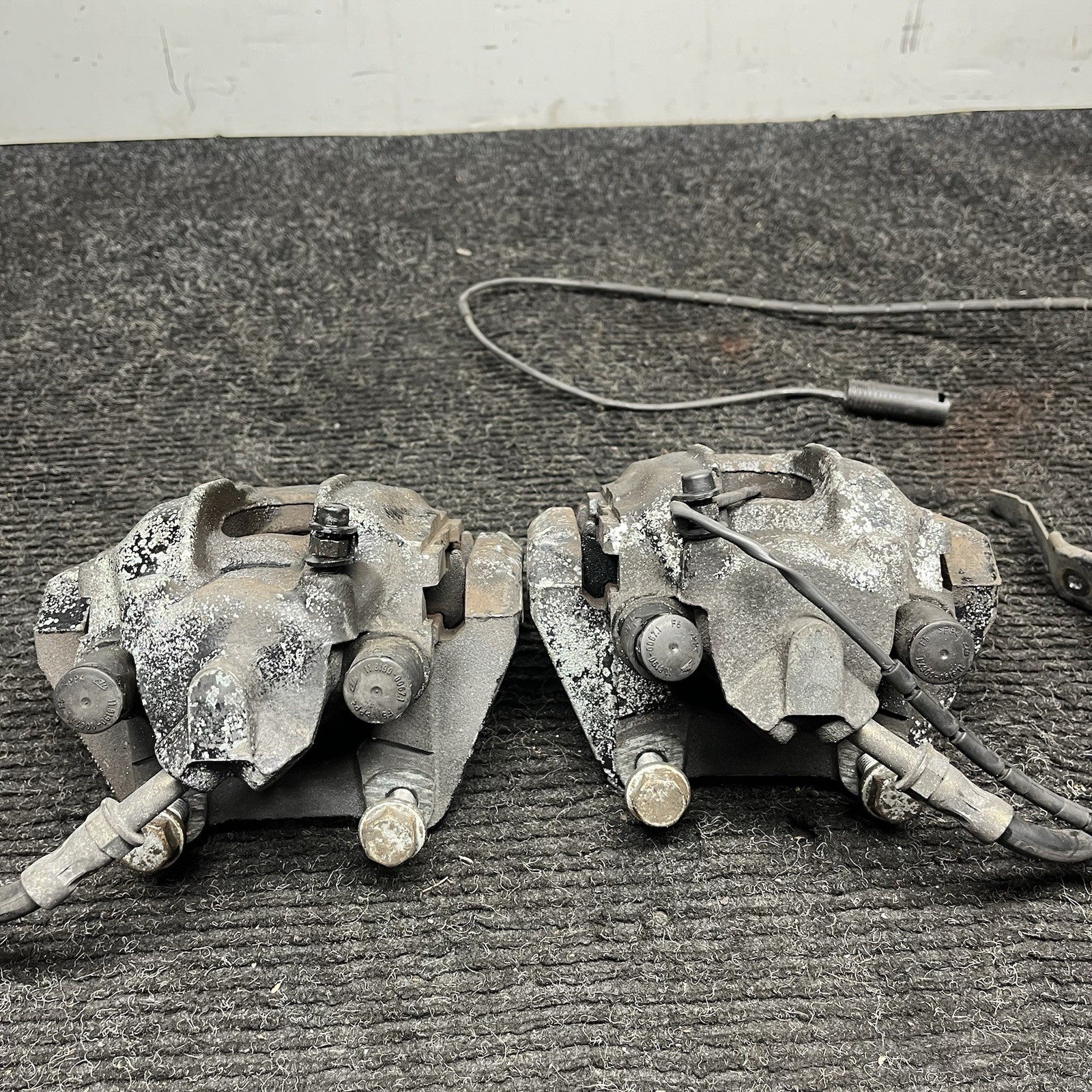 ☑️ 01-06 BMW E46 330i 330ci RWD SET OF 2 REAR LEFT & RIGHT BRAKE CALIPER OEM