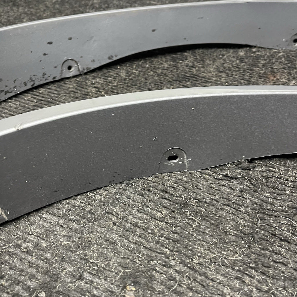 ☑️ 2010-2013 BMW E70 X5 M Sport Rear Pair Fender Panel Wheel Arch Molding OEM