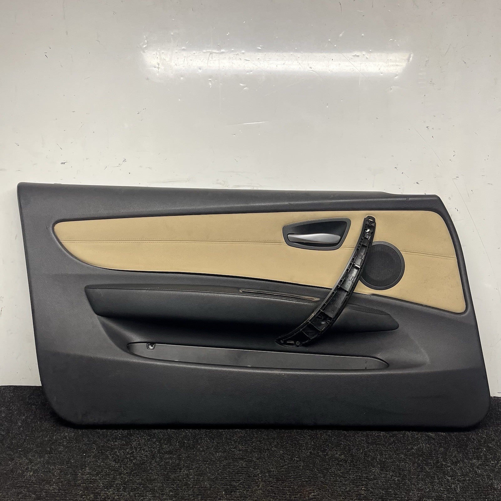 ☑️ 08-13 BMW E88 E82 135i 128i Front Driver Door Card Panel Vinyl Oyster