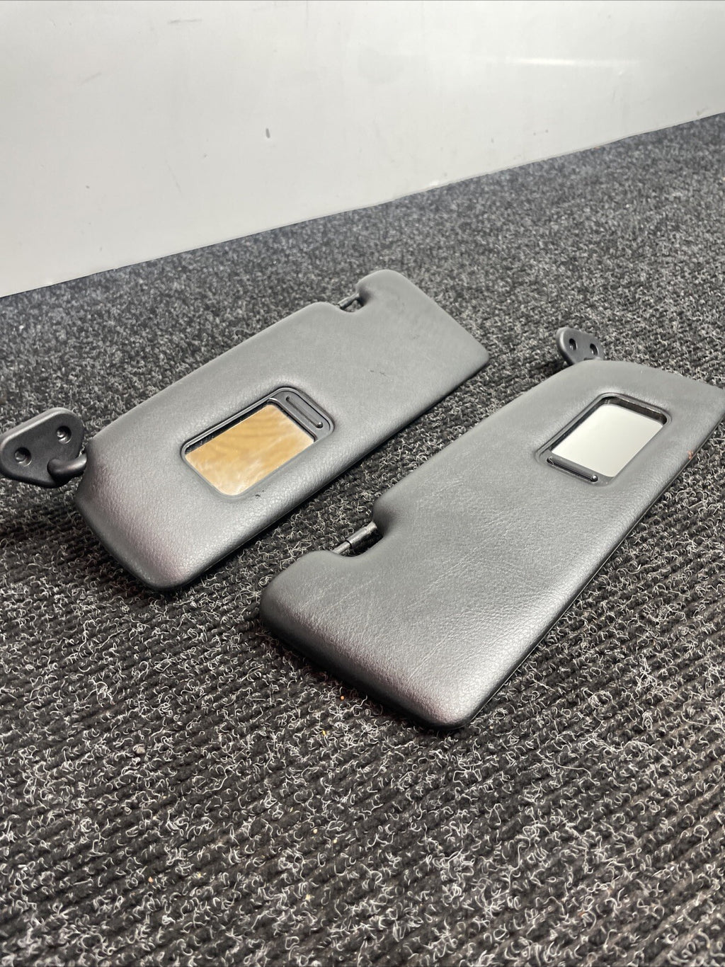 ☑️ 01-06 BMW E46 3-SERIES CONVERTIBLE SET OF 2 FRONT LEFT & RIGHT SUN VISOR OEM