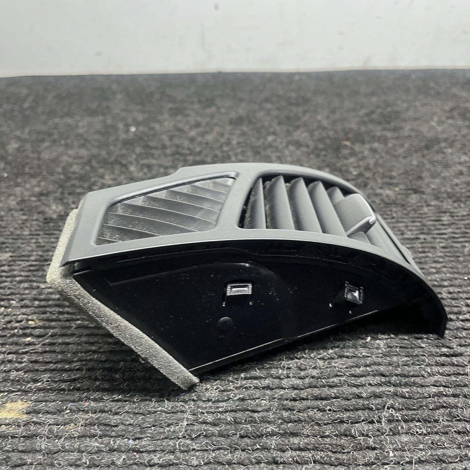 ☑️ 2008-2013 BMW 128i E82 E88 Front Right Side Dash AC A/C Air Vent 7059188 OEM