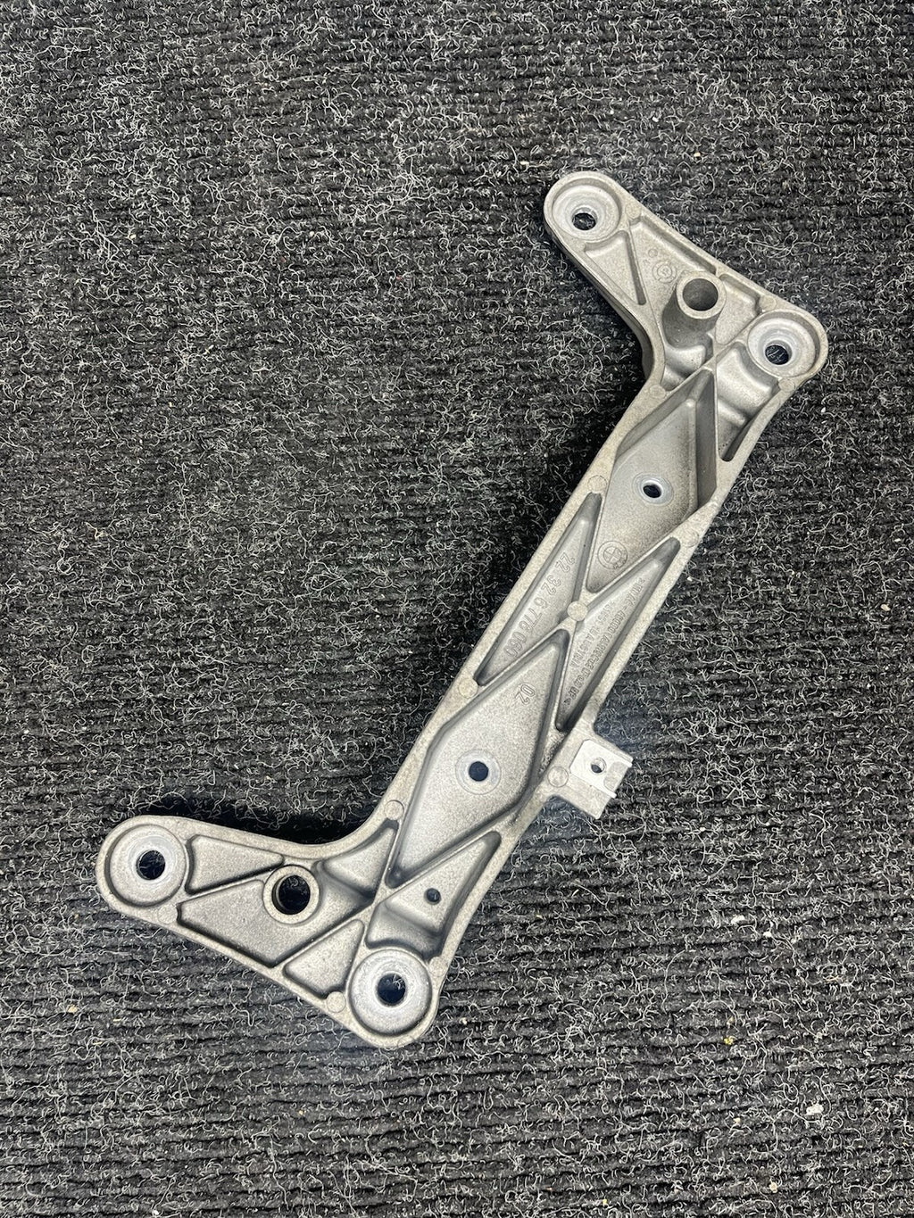 ☑️ 06-13 BMW E92 335i Automatic Transmission Mount Bracket Support OEM