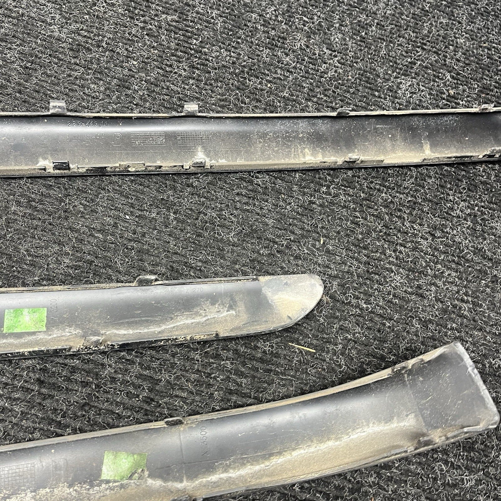 ☑️ 2002 BMW 325I E46 SEDAN REAR BUMPER TRIM MOLDING LEFT RIGHT CENTER 7030603