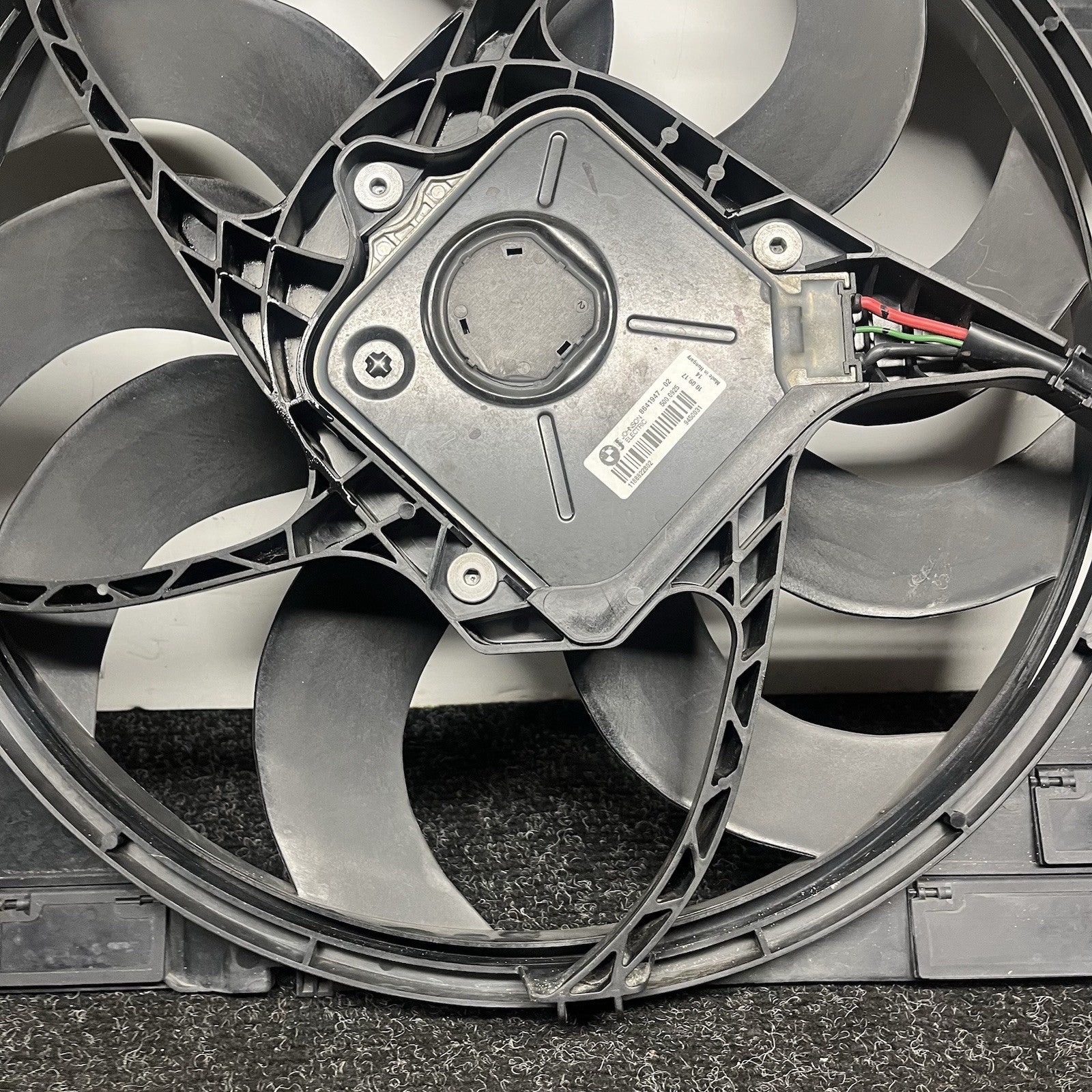 ☑️ OEM BMW F22 F30 F32 F36 Engine B46 B58 Radiator Cooling Auxiliary Fan DAMAGED